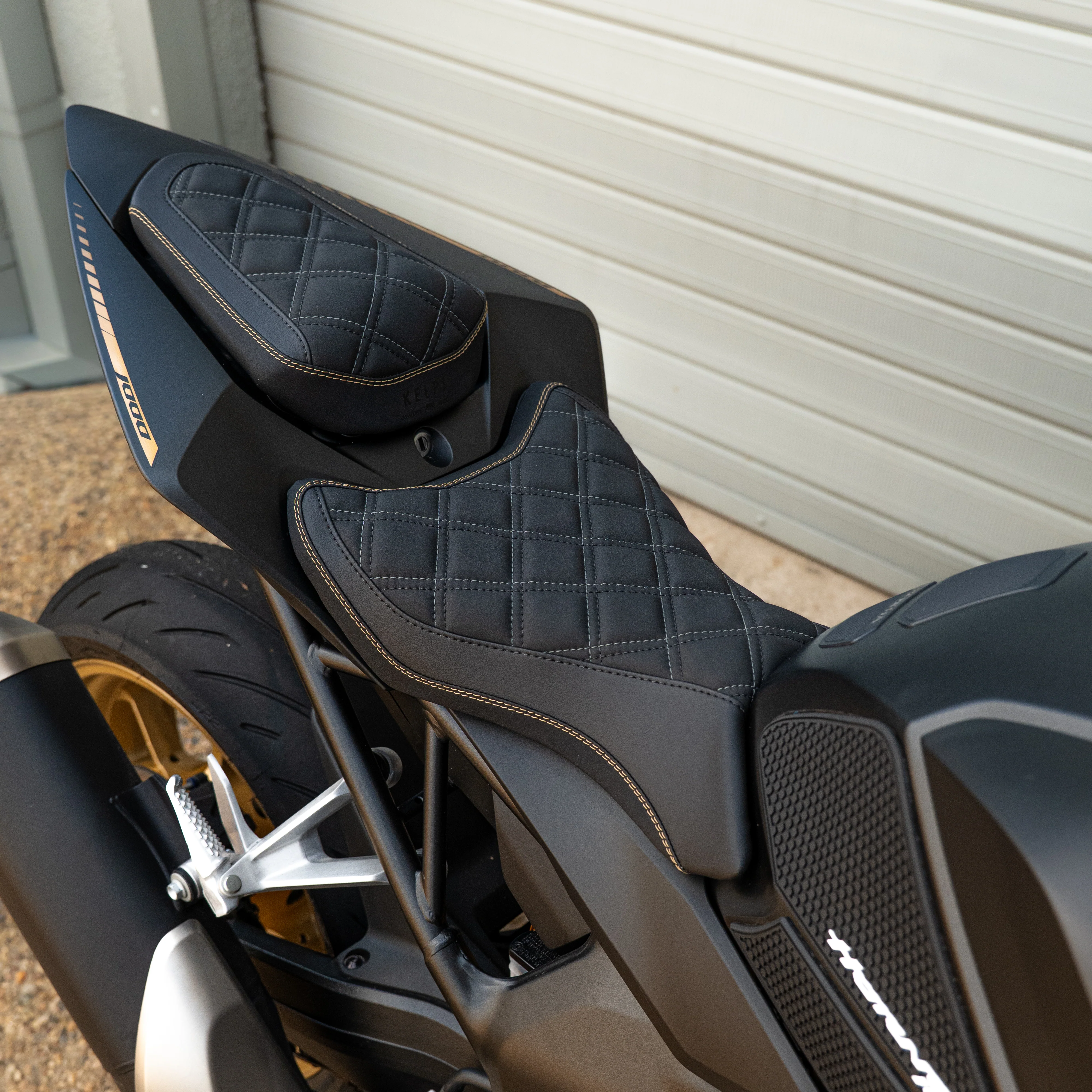 HONDA CB1000 HORNET (2025+) COMFORT SEAT TRIM