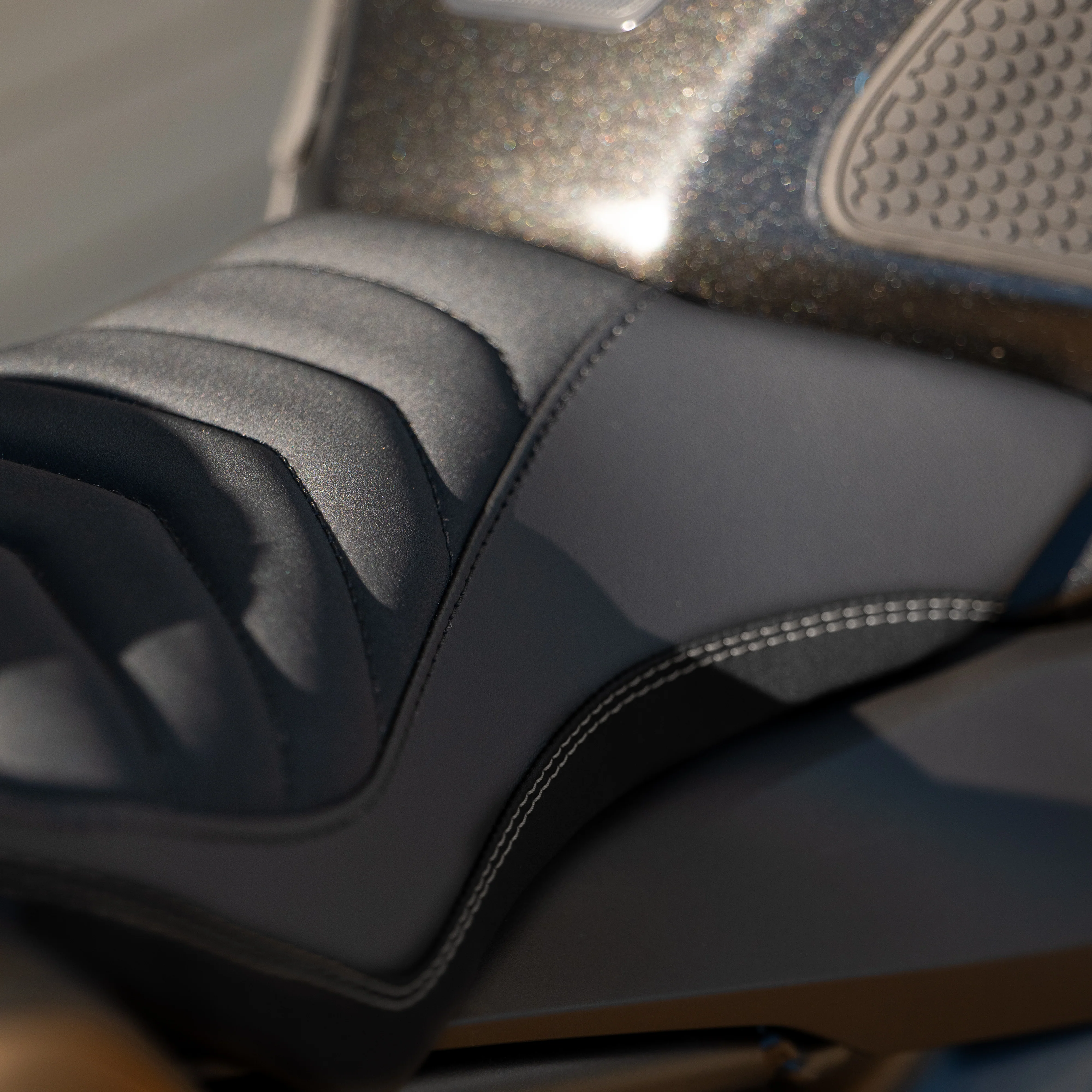 HONDA CB1000 HORNET (2025+) COMFORT SEAT TRIM - Image 11