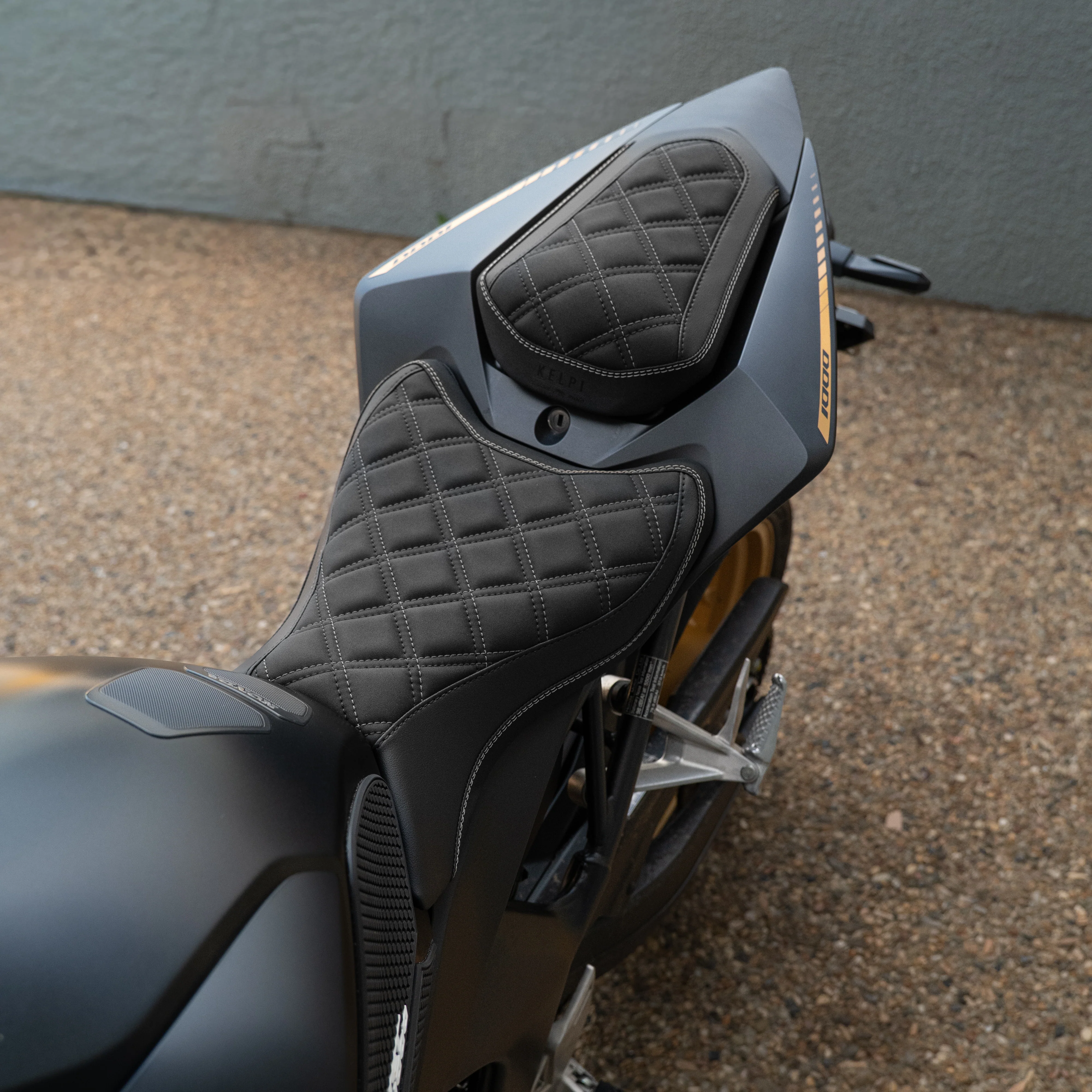 HONDA CB1000 HORNET (2025+) COMFORT SEAT TRIM - Image 14