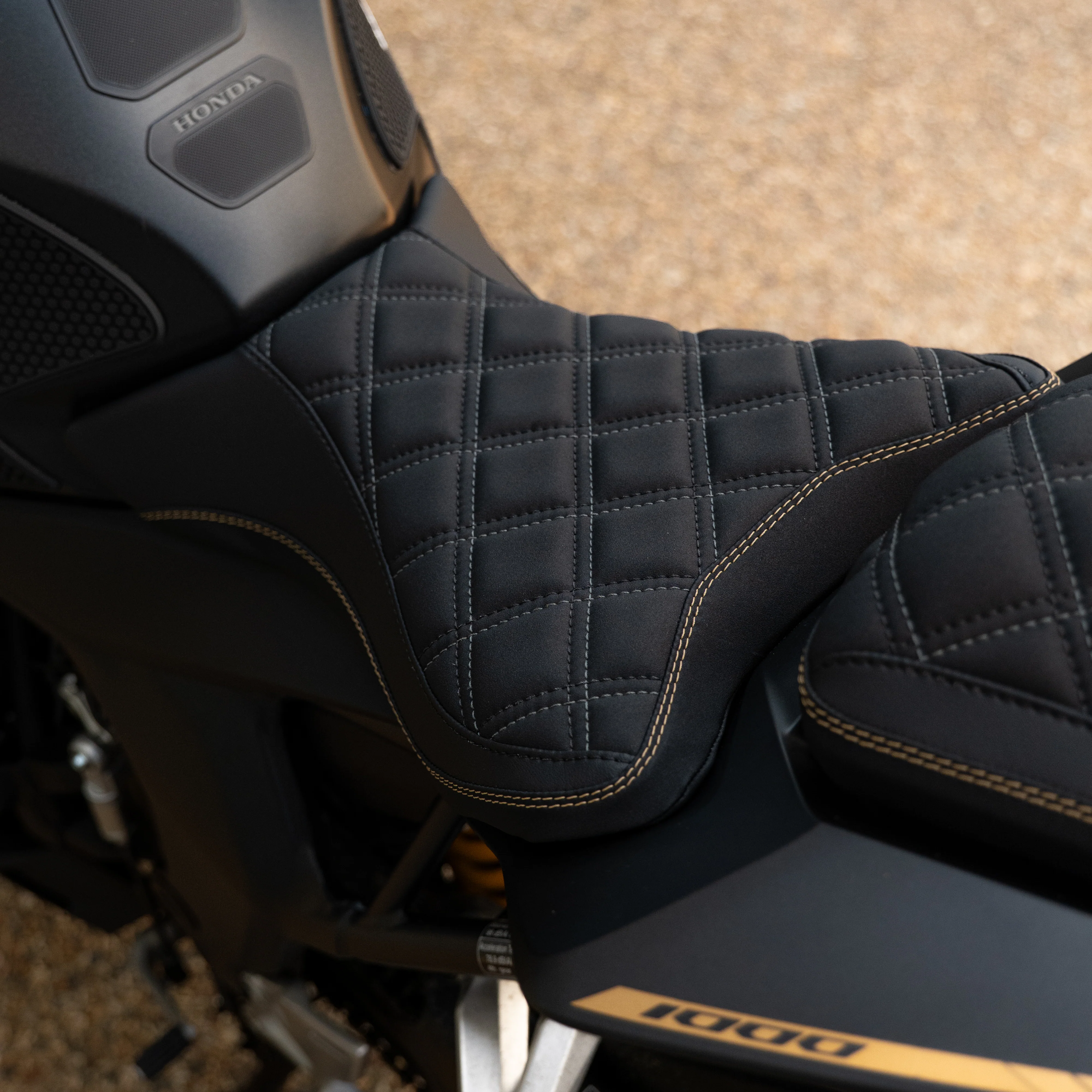 HONDA CB1000 HORNET (2025+) COMFORT SEAT TRIM - Image 15