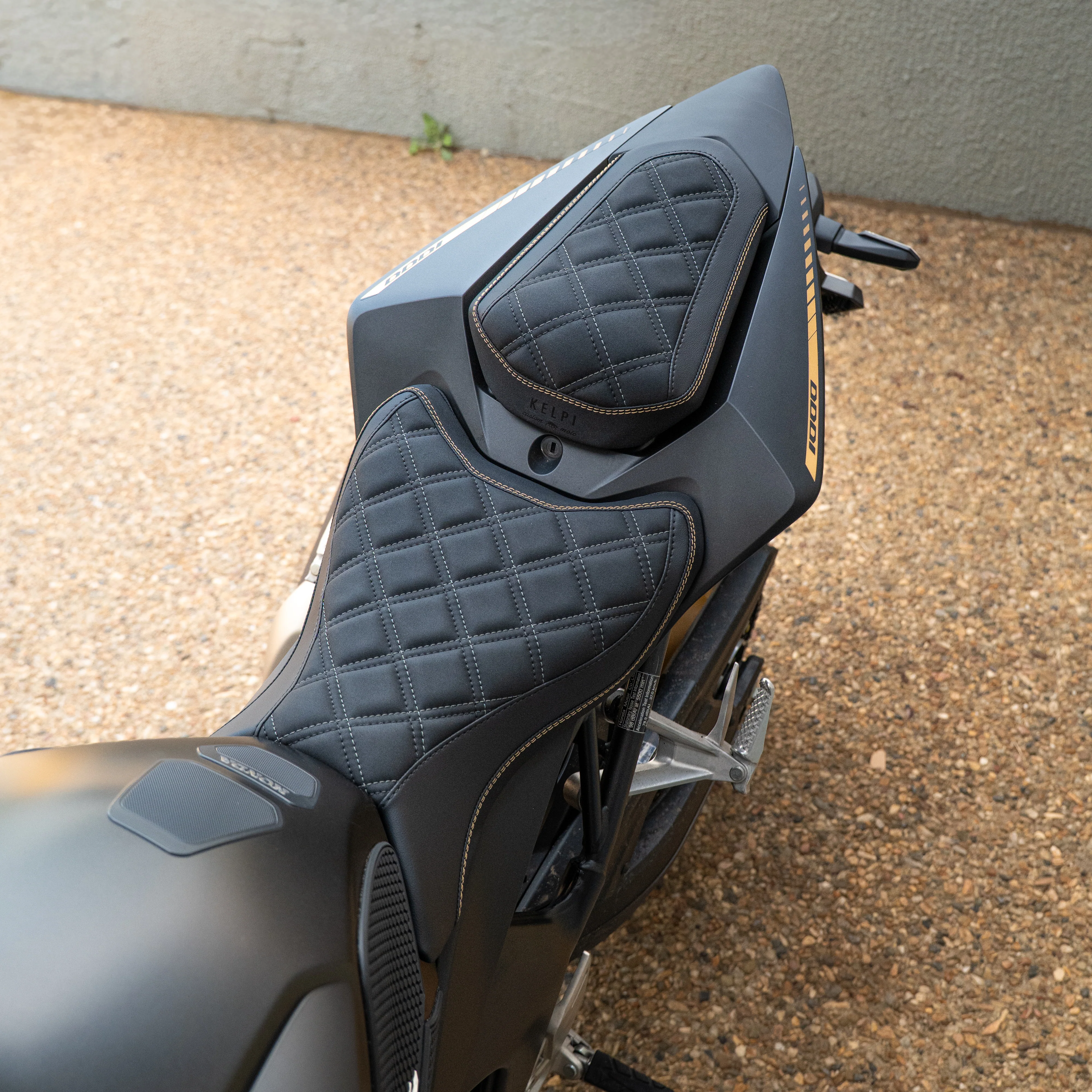 HONDA CB1000 HORNET (2025+) COMFORT SEAT TRIM - Image 16