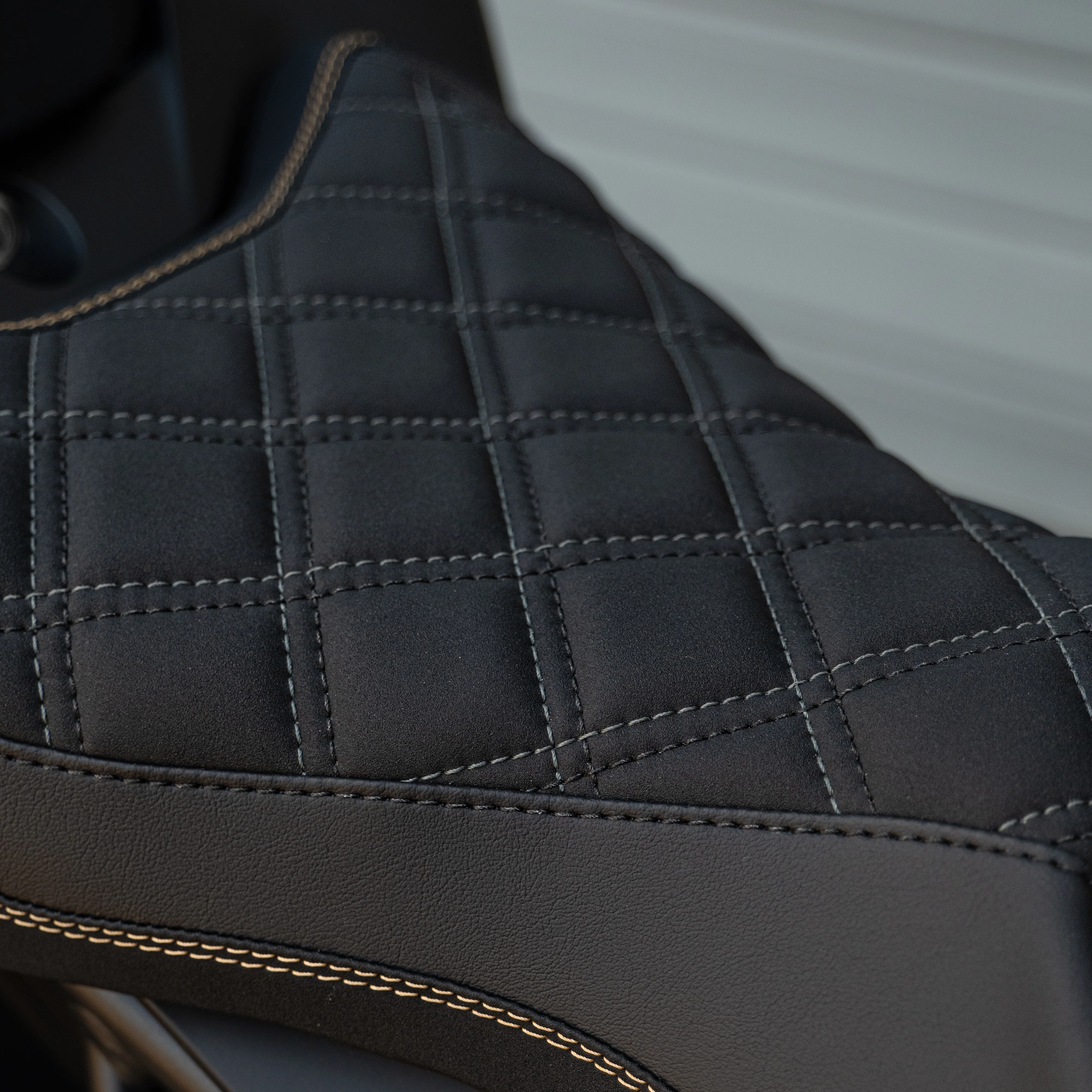 HONDA CB1000 HORNET (2025+) COMFORT SEAT TRIM - Image 17