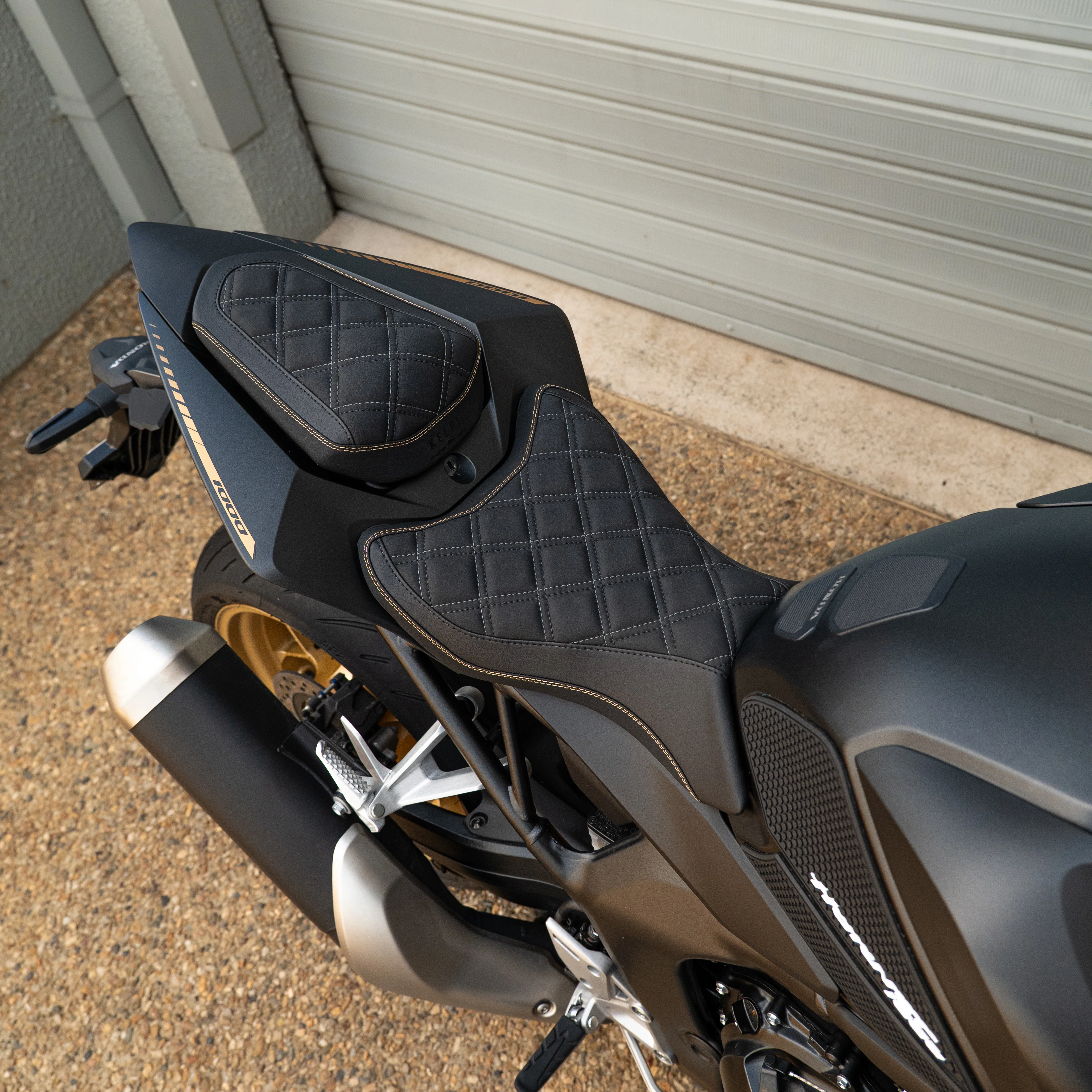 HONDA CB1000 HORNET (2025+) COMFORT SEAT TRIM - Image 5