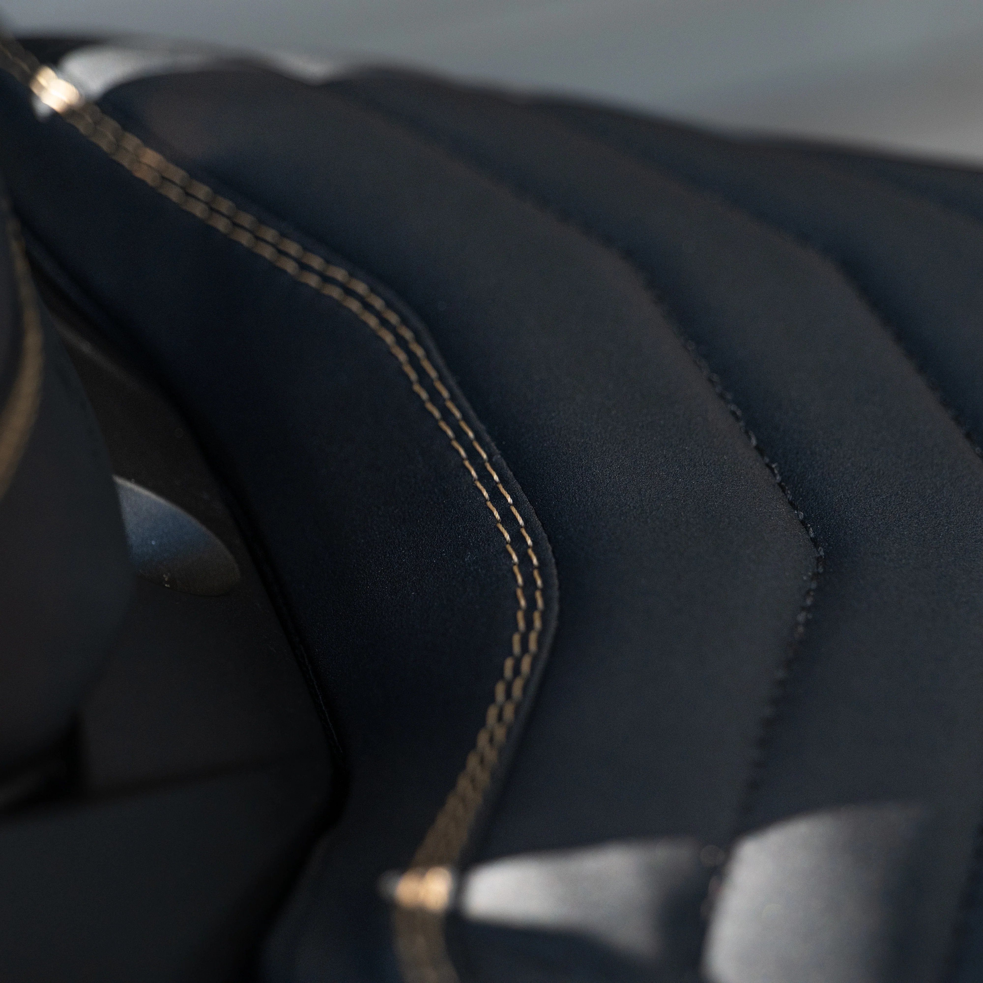 HONDA CB1000 HORNET (2025+) COMFORT SEAT TRIM - Image 6