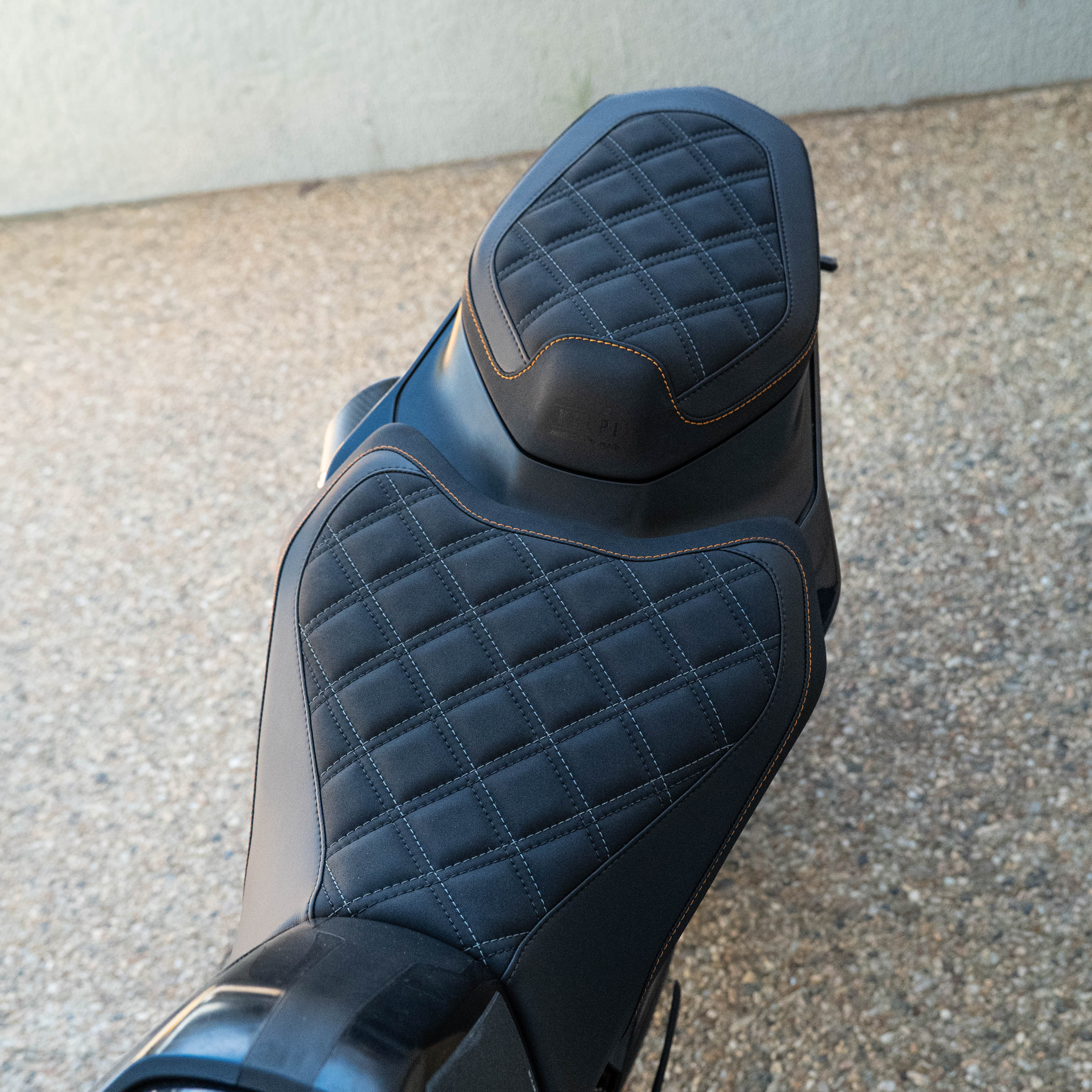 KTM DUKE 790/890 (2018–2025) COMFORT SEAT TRIM - Image 3