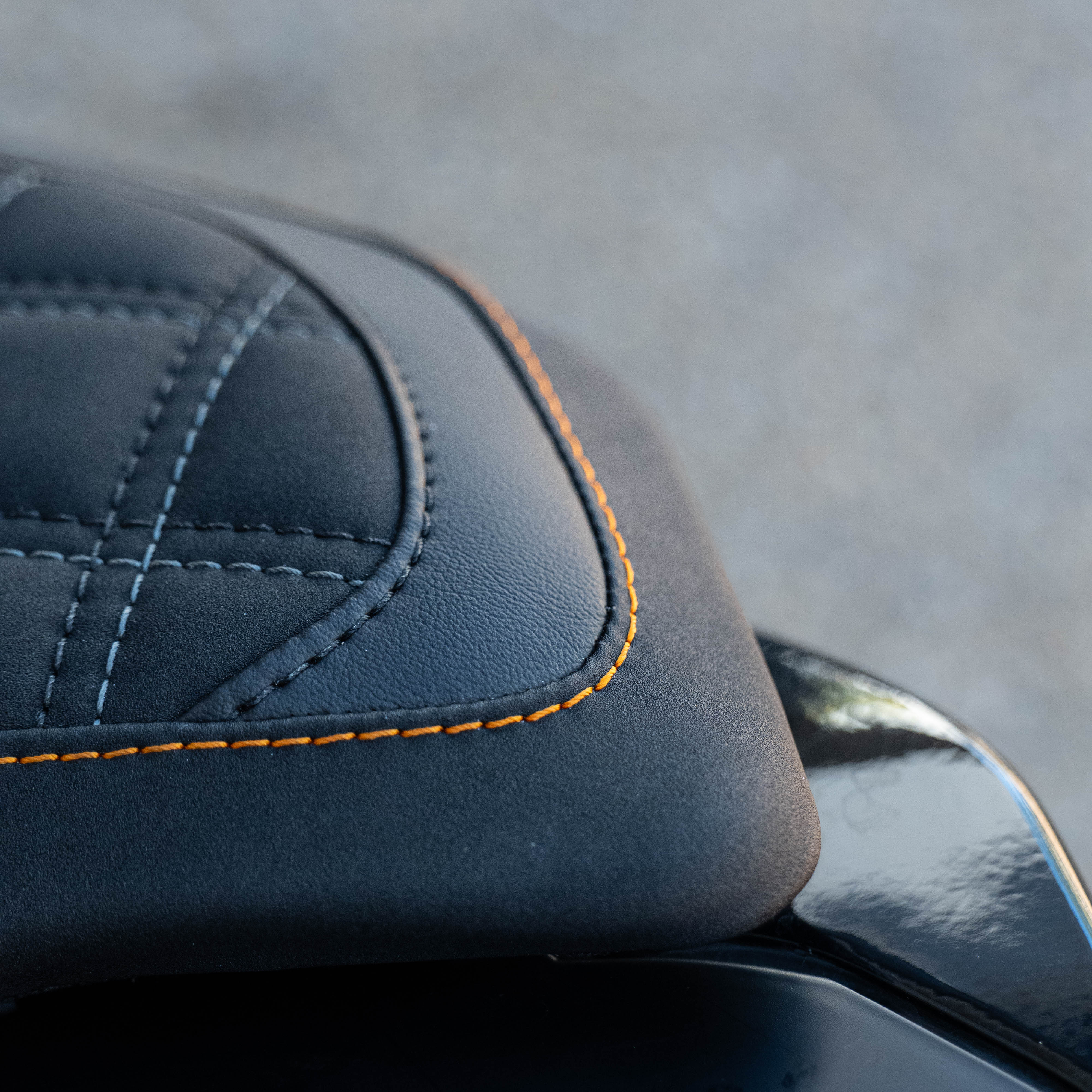 KTM DUKE 790/890 (2018–2025) COMFORT SEAT TRIM - Image 4