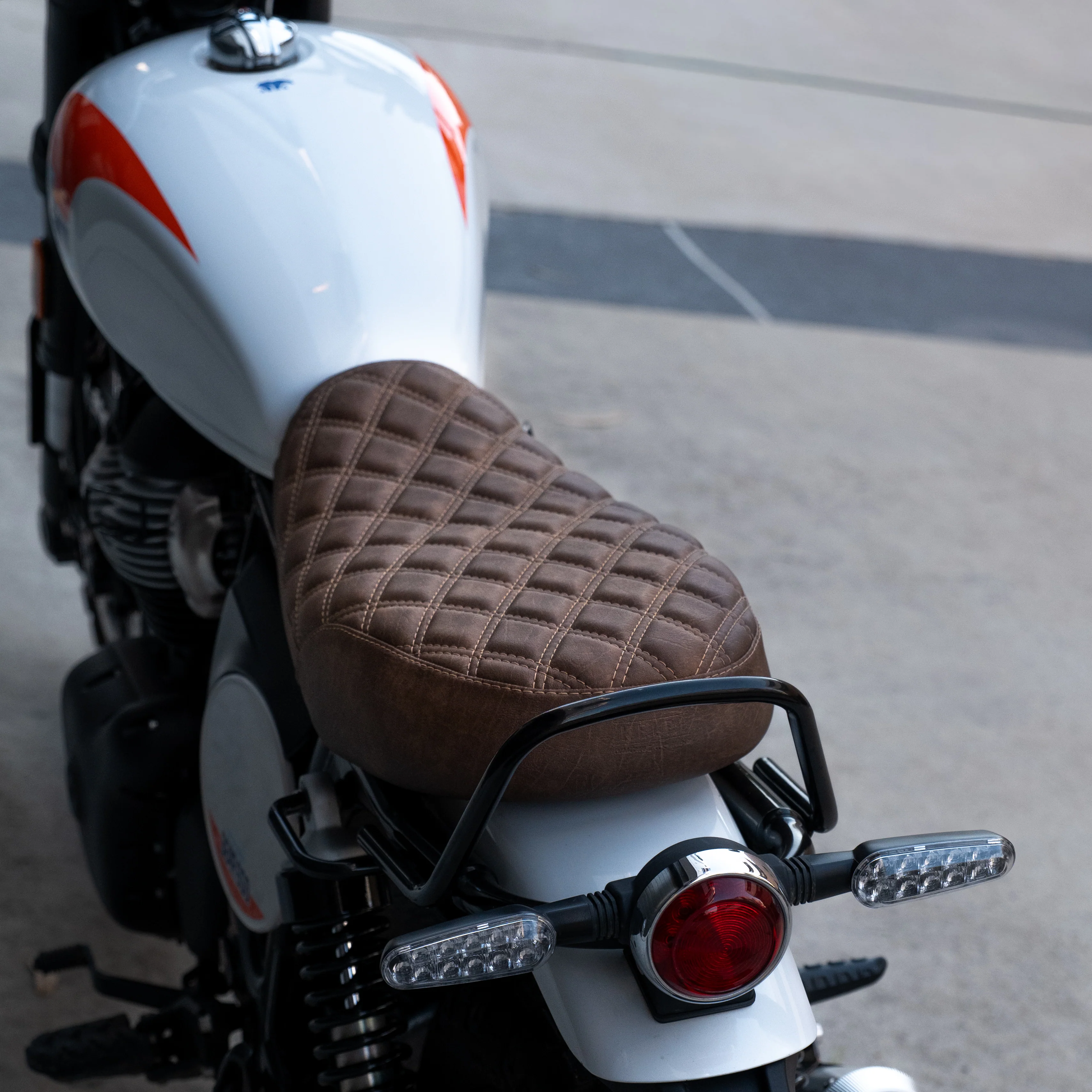 ROYAL ENFIELD BEAR 650 (2025+) COMFORT SEAT TRIM - Image 12