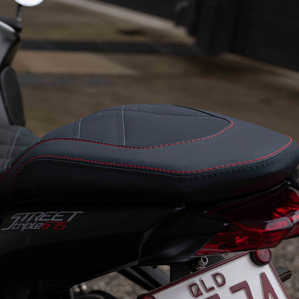 TRIUMPH STREET TRIPLE 675 (2013-2016) COMFORT SEAT TRIM - Image 4