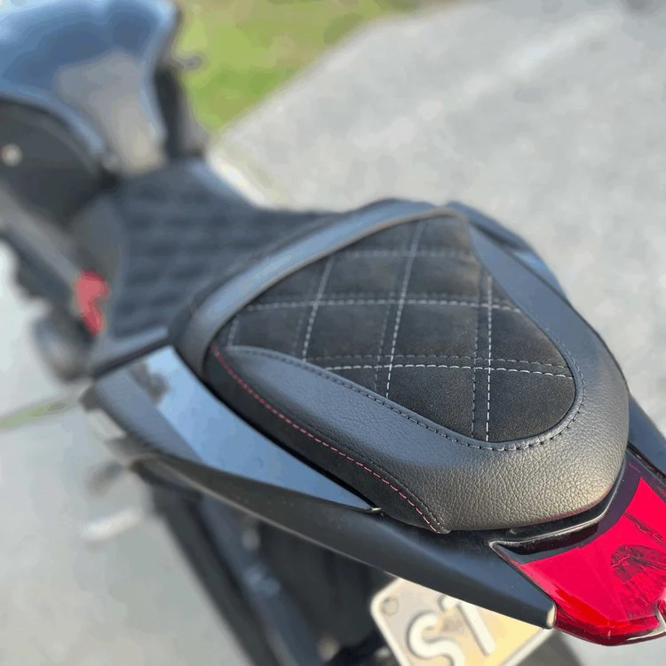 TRIUMPH STREET TRIPLE 765/660 (2017-2022) COMFORT SEAT TRIM - Image 6