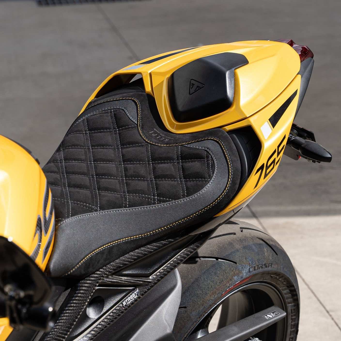 TRIUMPH STREET TRIPLE 765 (2023-2026+) COMFORT SEAT TRIM - Image 3