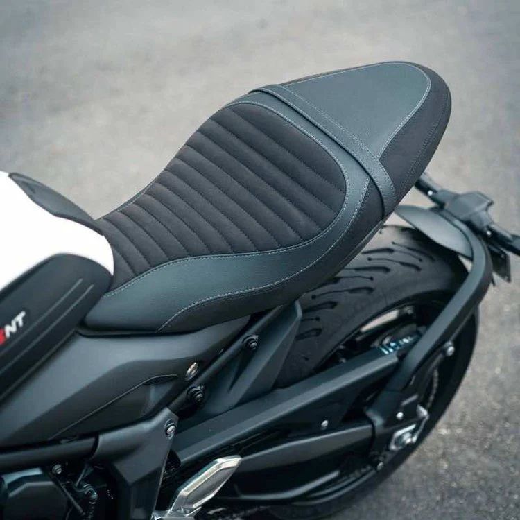 TRIUMPH TRIDENT 660 (2021-2025) CUSTOM SEAT TRIM - Image 3