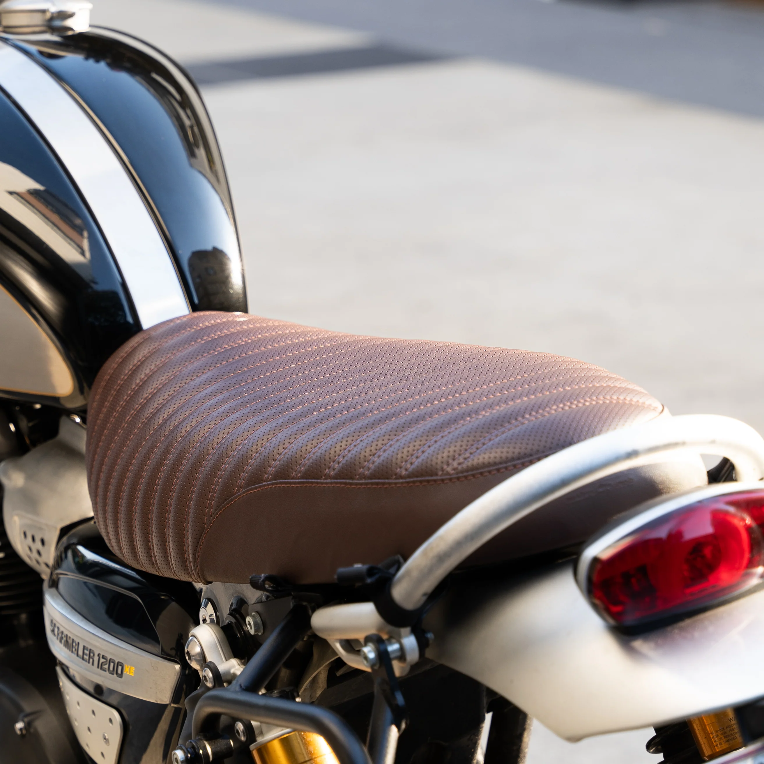 TRIUMPH SCRAMBLER 1200 (2019+) COMFORT SEAT TRIM - Image 12