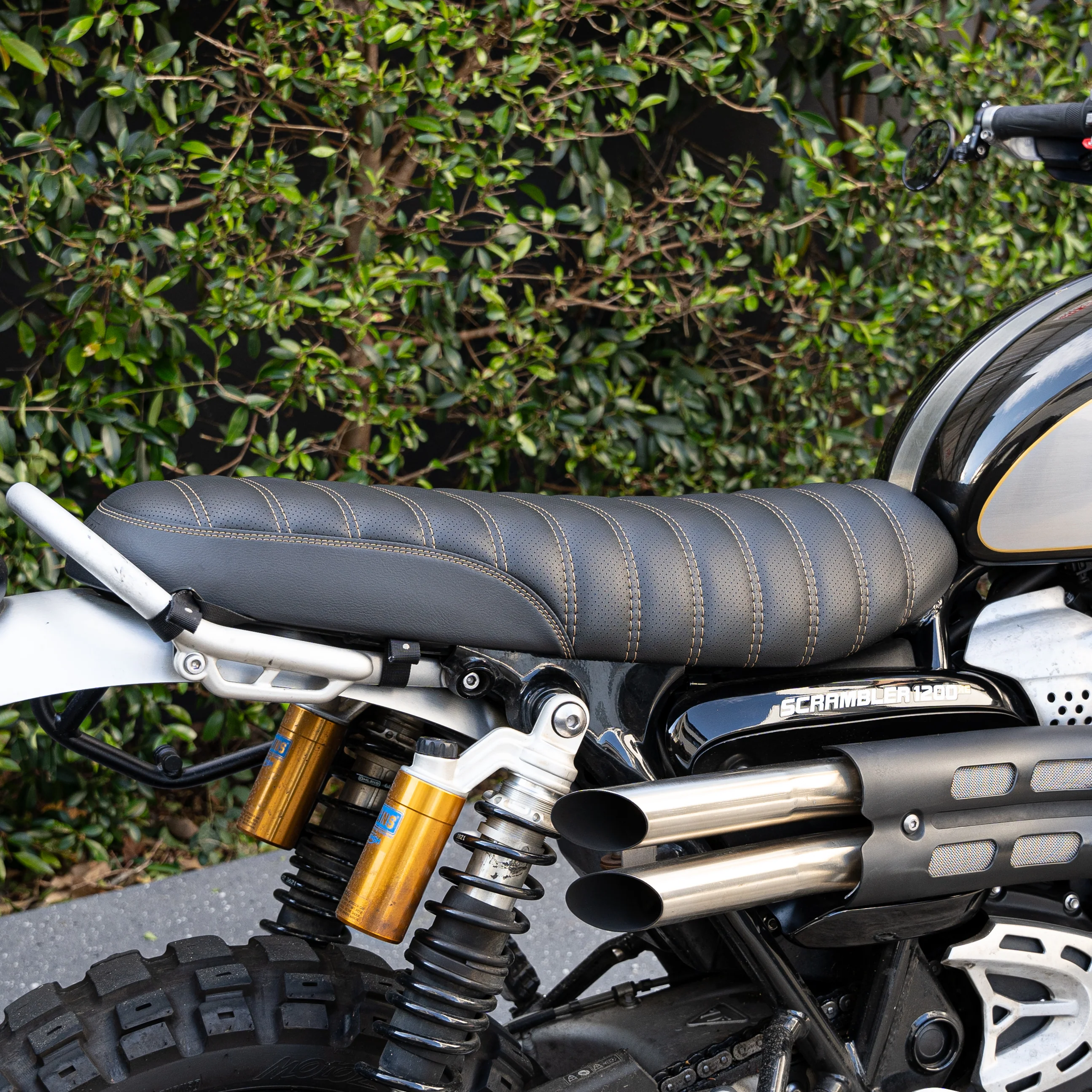 TRIUMPH SCRAMBLER 1200 (2019+) COMFORT SEAT TRIM - Image 3
