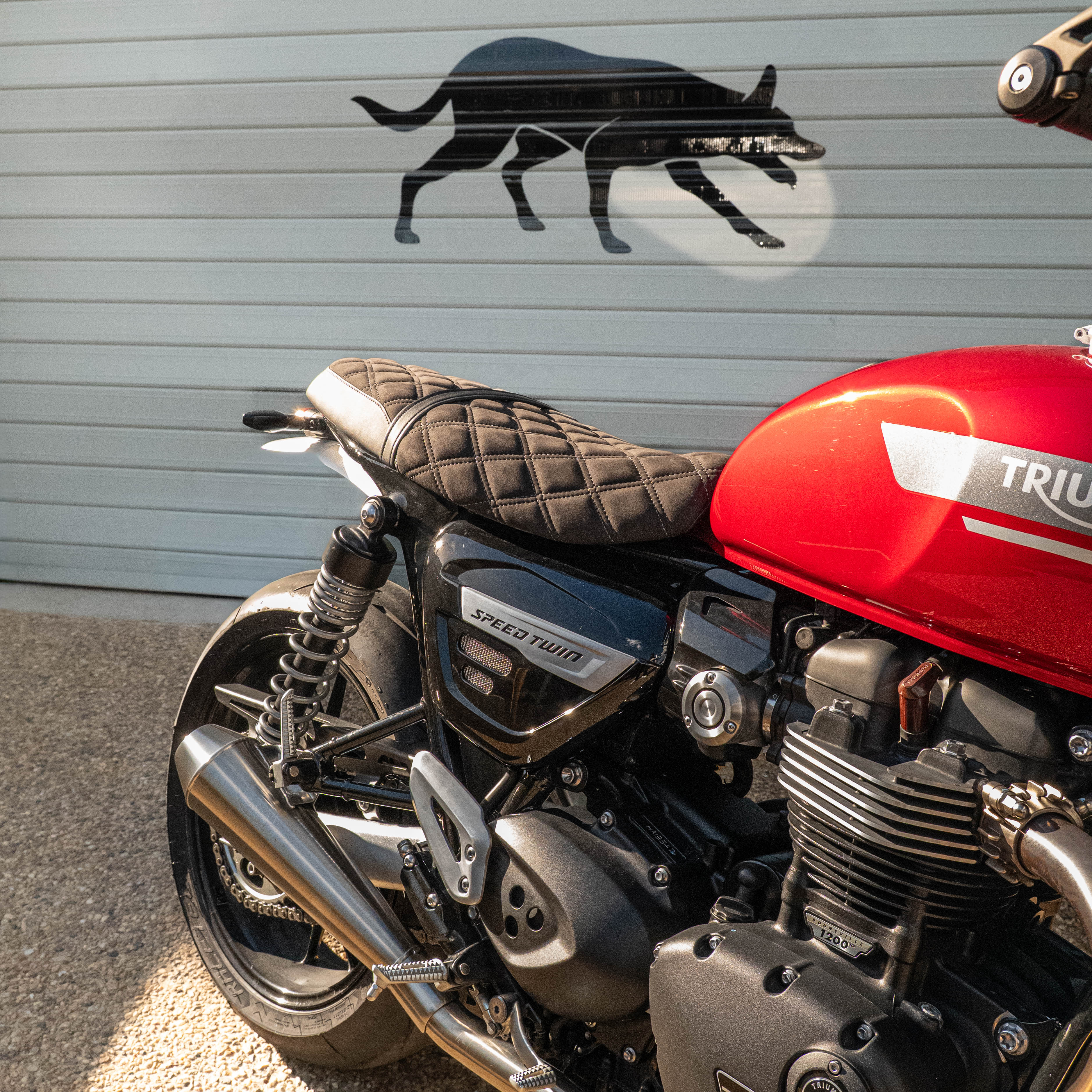 TRIUMPH STREET/SPEED TWIN CUSTOM SEAT TRIM (2016-2022 STREET; 2022-2024 SPEED) - Image 12