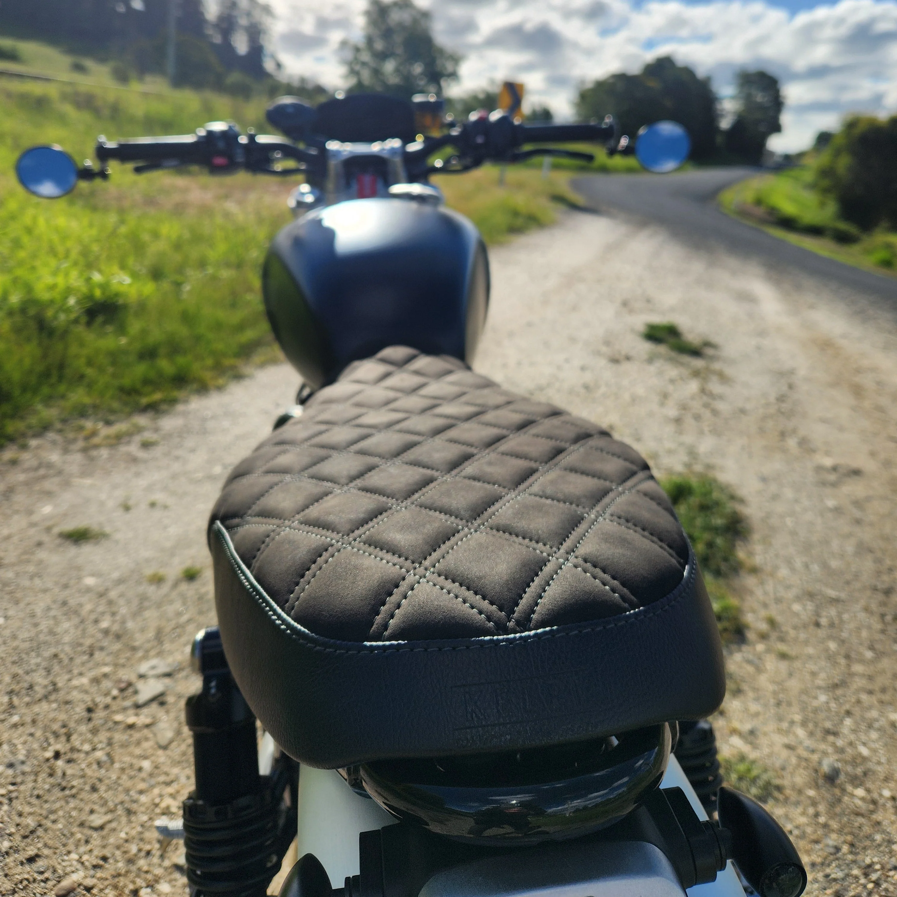 TRIUMPH STREET/SPEED TWIN CUSTOM SEAT TRIM (2016-2022 STREET; 2022-2024 SPEED) - Image 7