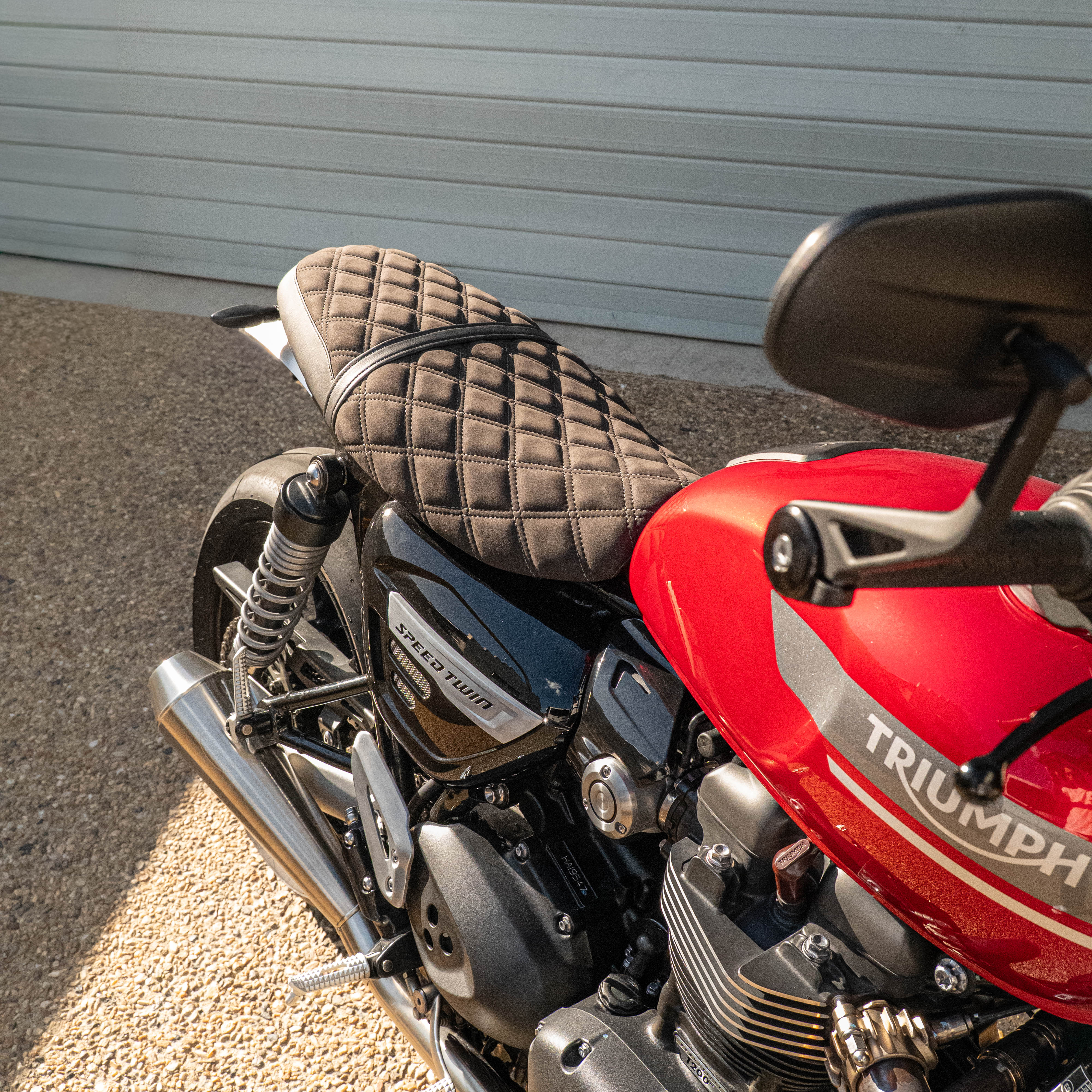 TRIUMPH STREET/SPEED TWIN CUSTOM SEAT TRIM (2016-2022 STREET; 2022-2024 SPEED) - Image 9