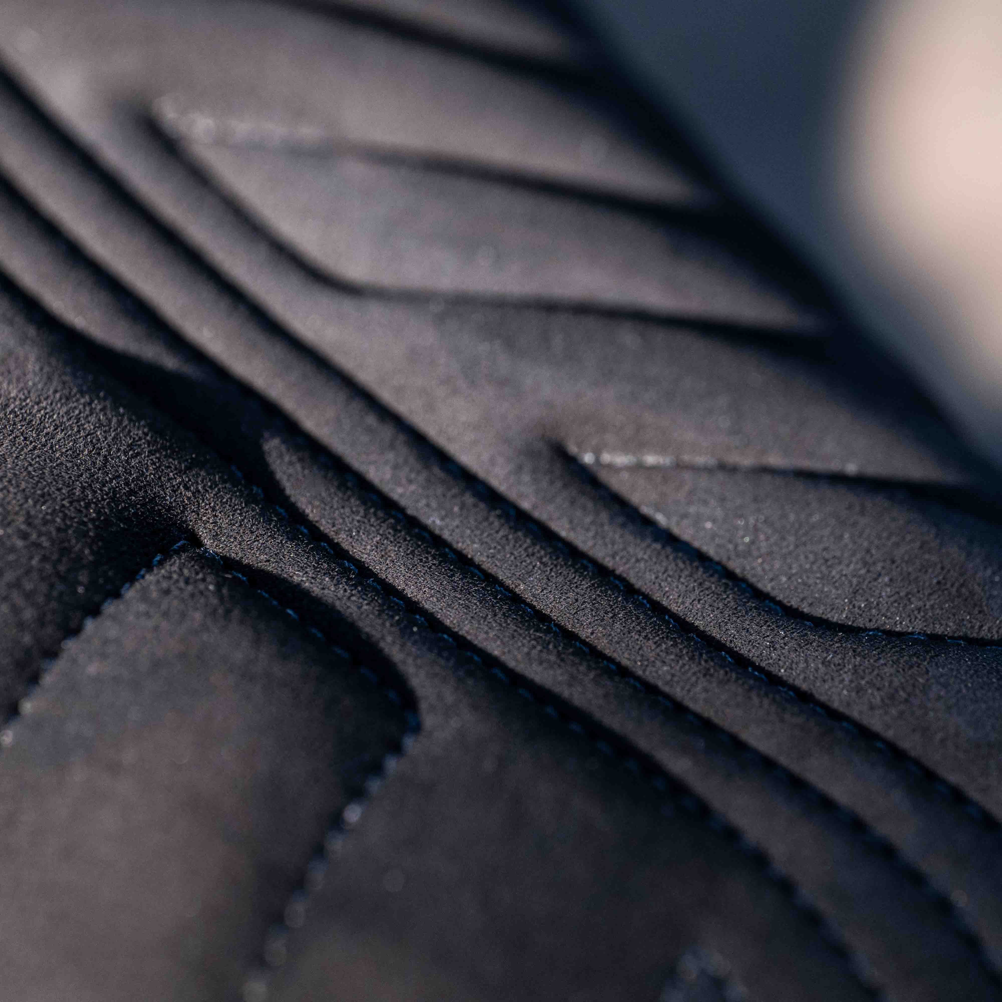 TRIUMPH THRUXTON 1200 CUSTOM SEAT TRIM (2016-2024) - Image 6