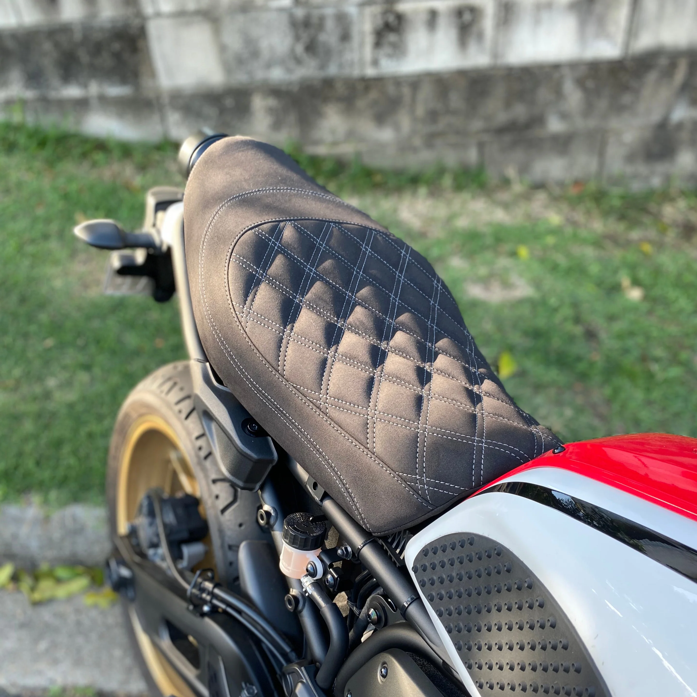 YAMAHA XSR700 (2016-2026+) COMFORT SEAT TRIM - Image 7