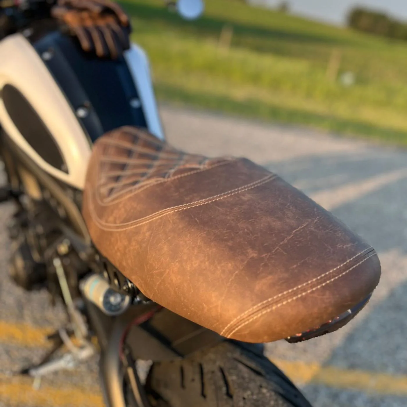 YAMAHA XSR900 (2016-2021) COMFORT SEAT TRIM - Image 13