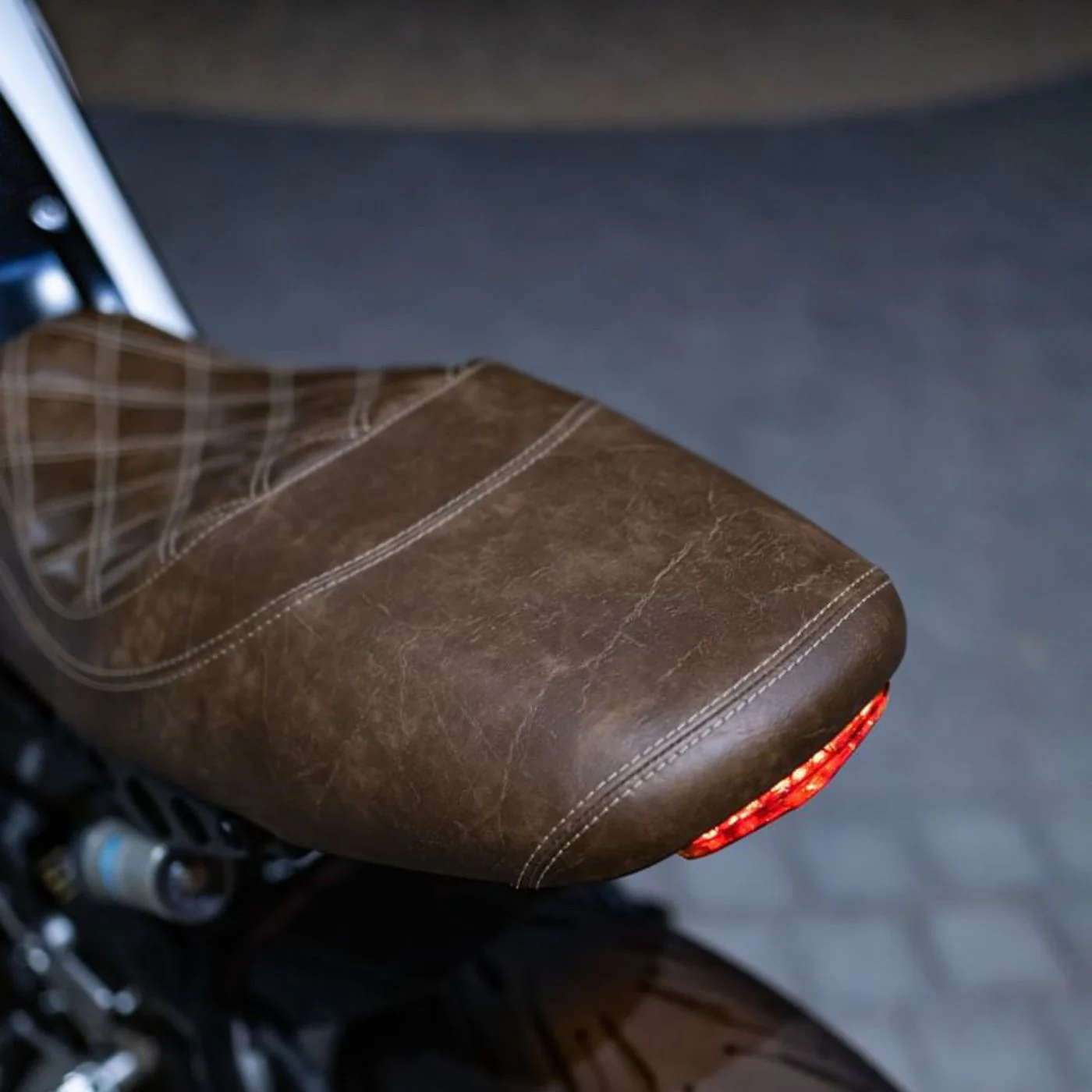 YAMAHA XSR900 (2016-2021) COMFORT SEAT TRIM - Image 9