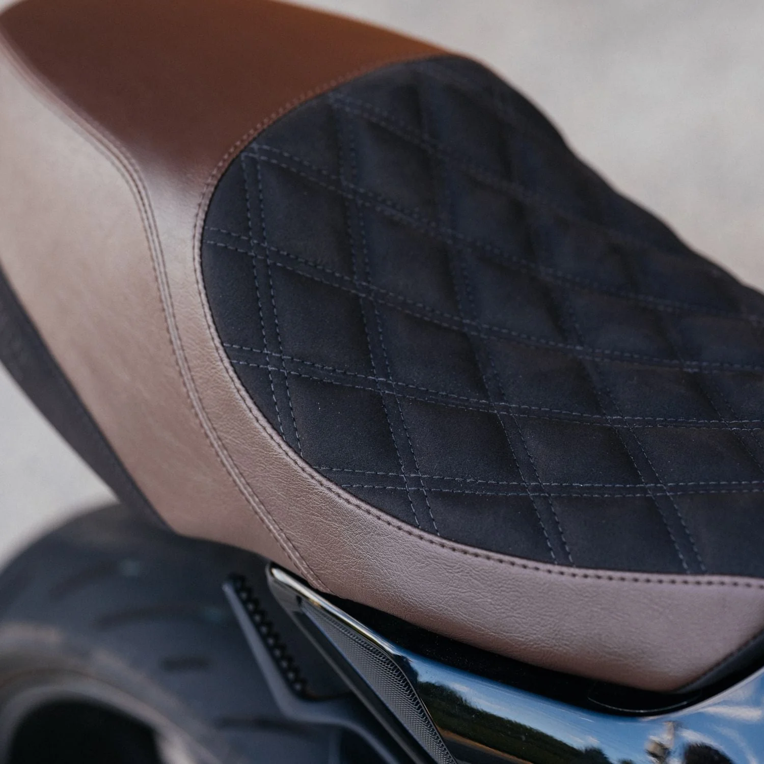 YAMAHA XSR900 (2022-2024) COMFORT SEAT TRIM - Image 11