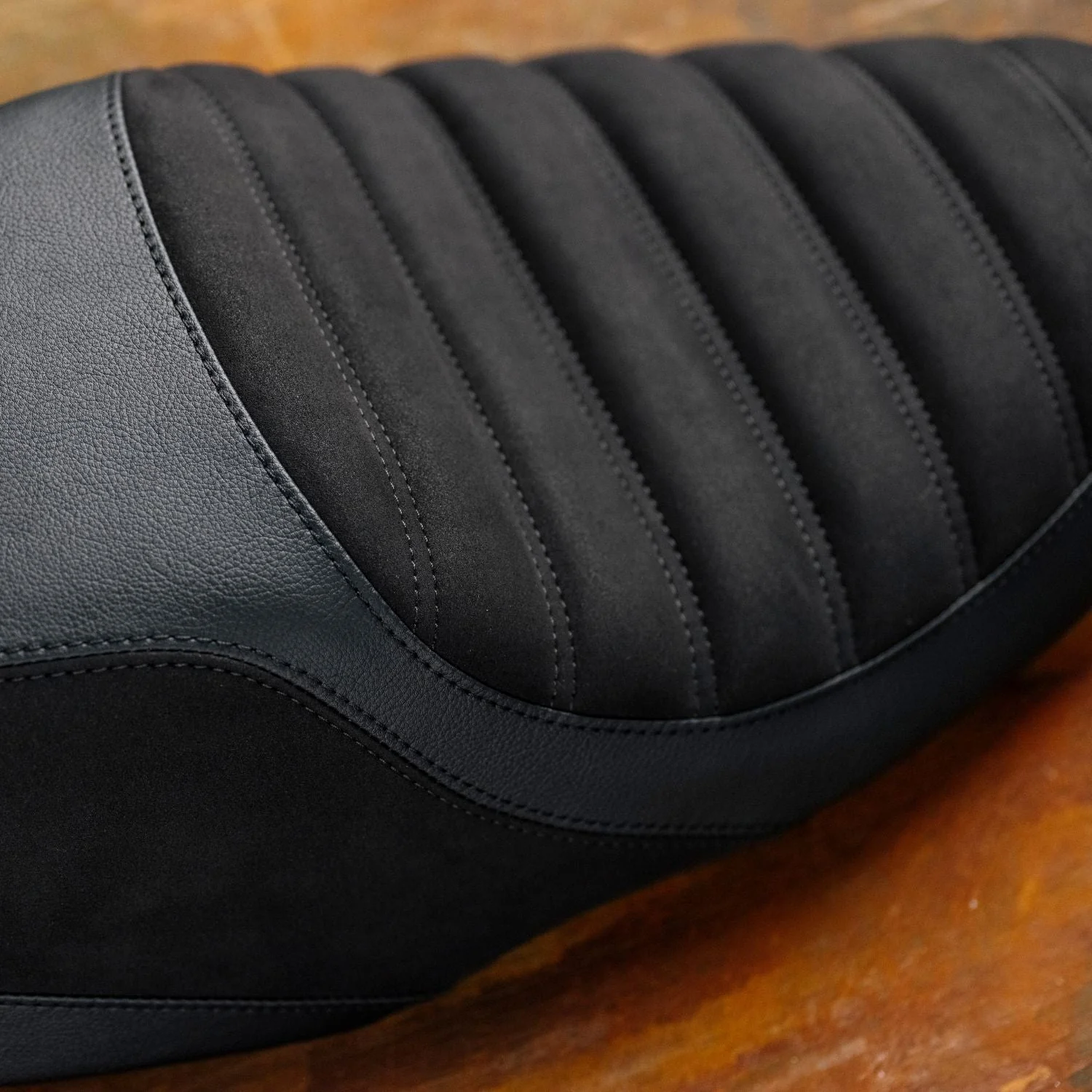 YAMAHA XSR900 (2022-2024) COMFORT SEAT TRIM - Image 7