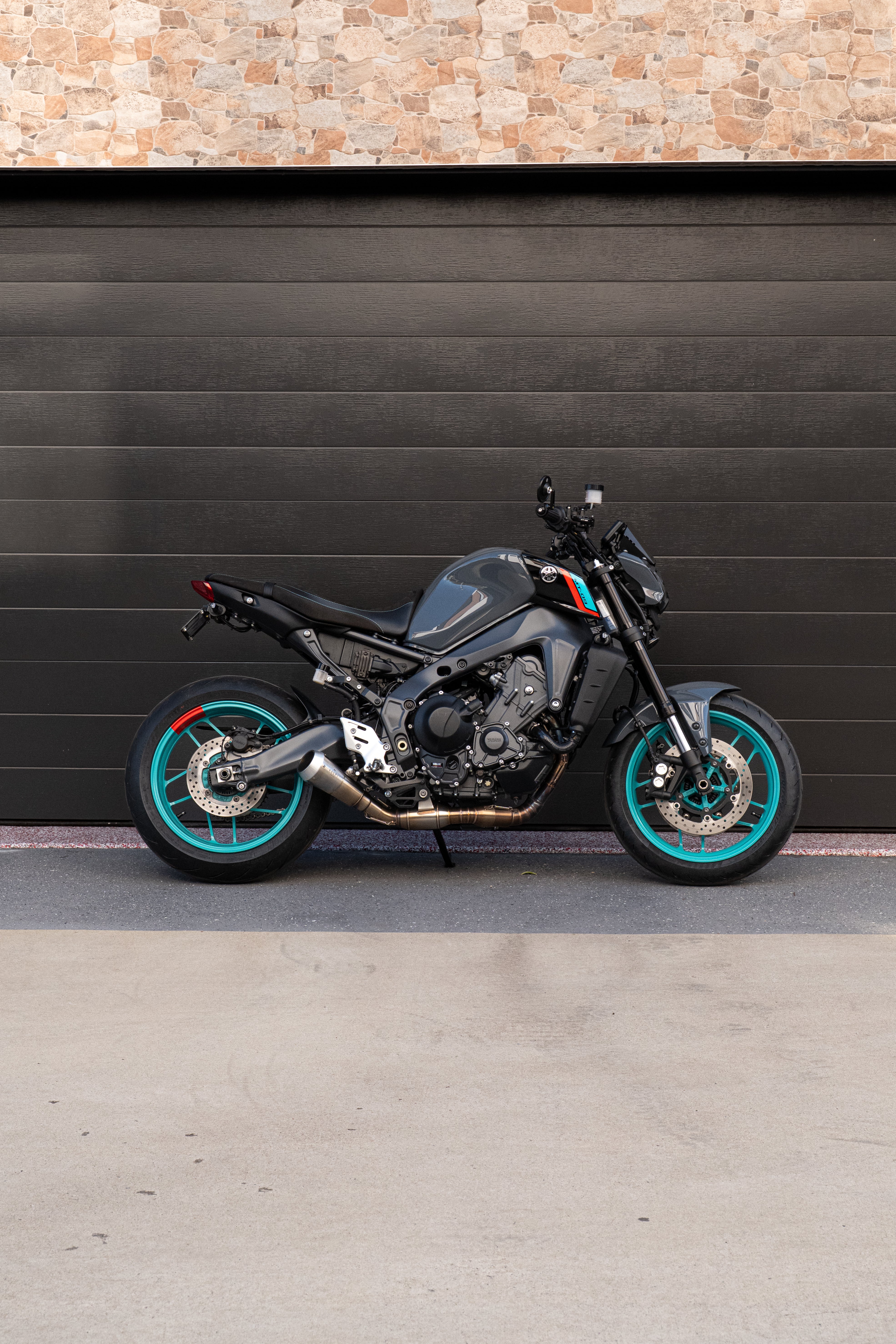 YAMAHA MT09 (2021-2023) FULL STAINLESS EXHAUST SYSTEM - Image 10