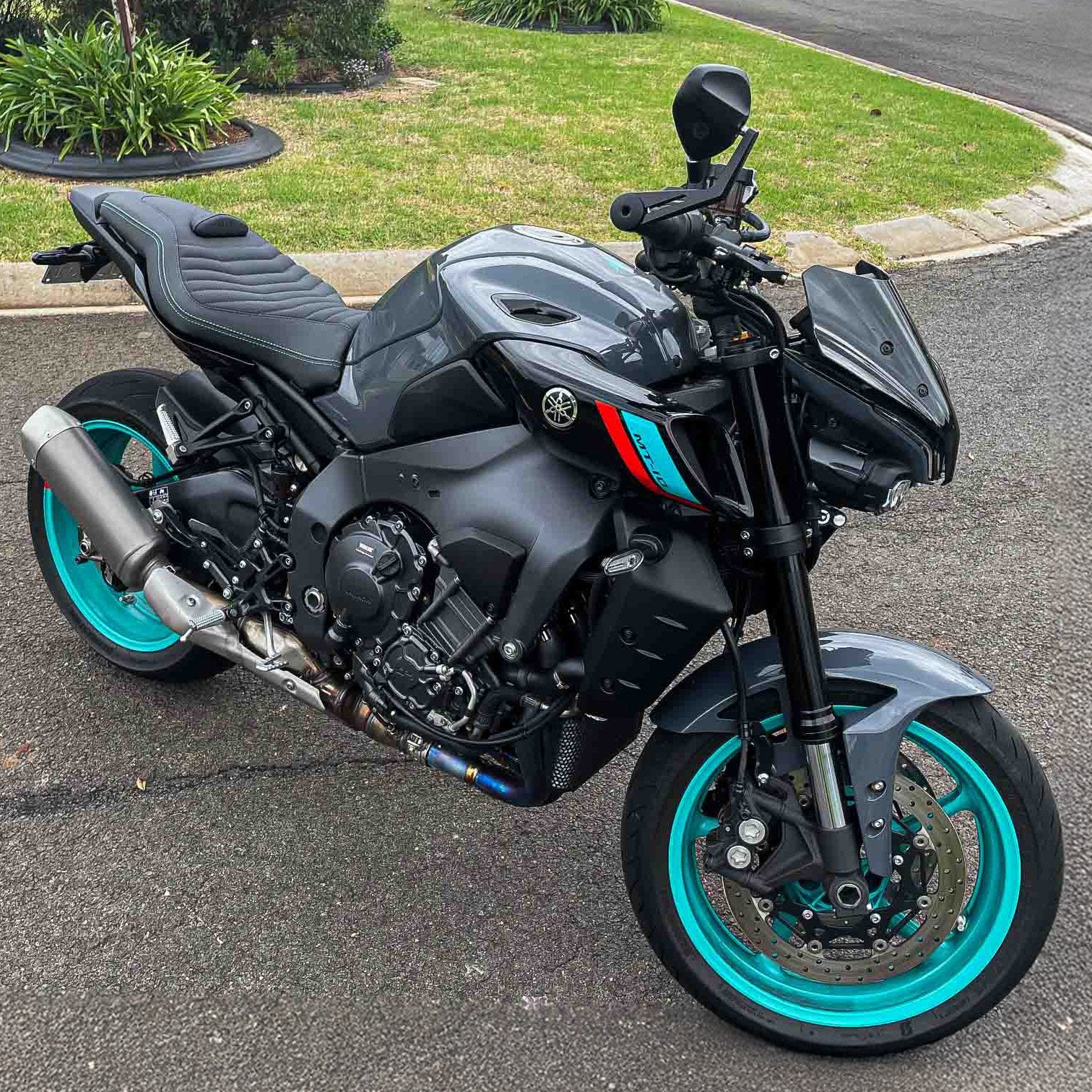 YAMAHA MT10 (2016-2026+) COMFORT SEAT TRIM - Image 2