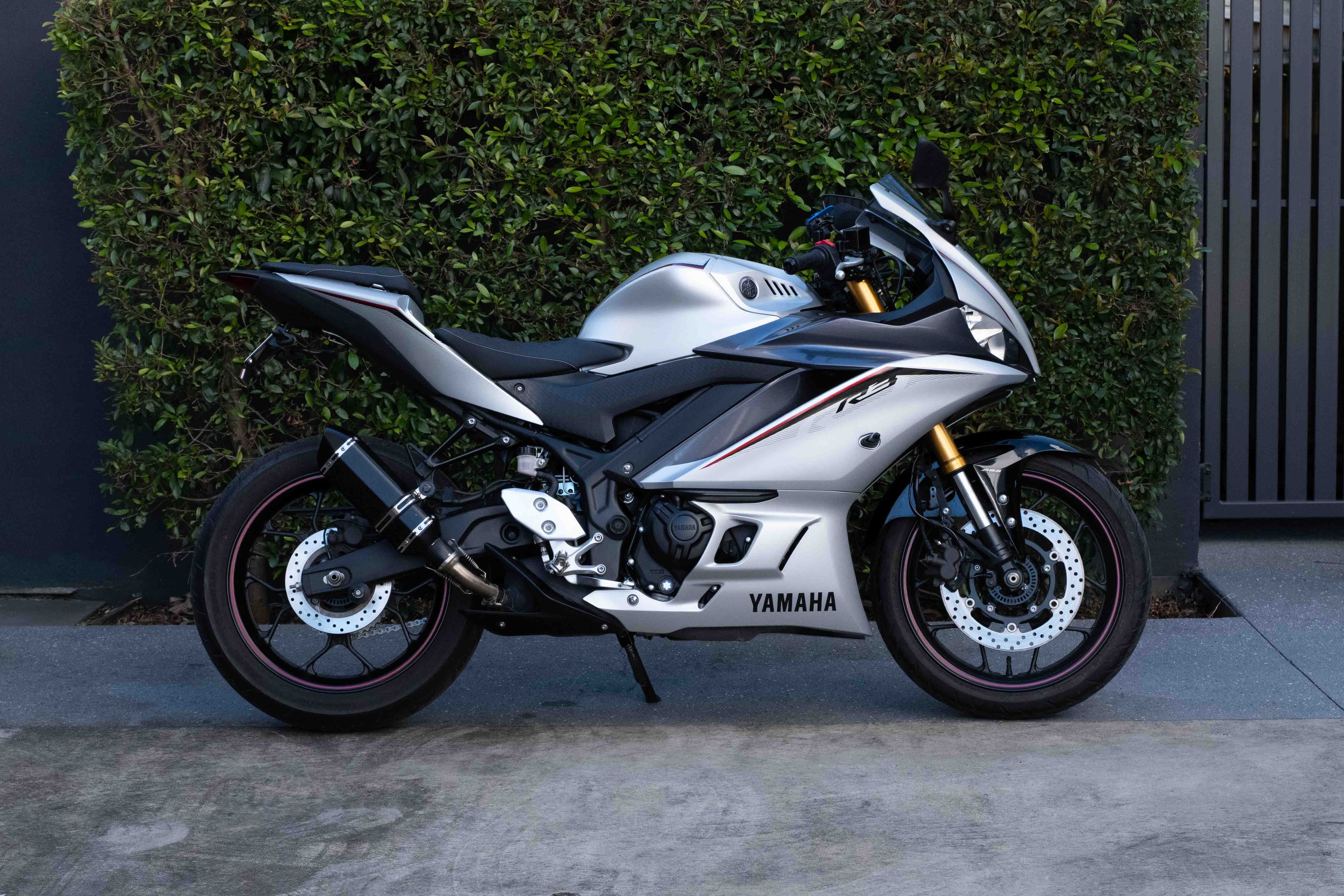 YAMAHA R3 (2019-2023) COMFORT SEAT TRIM - Image 10