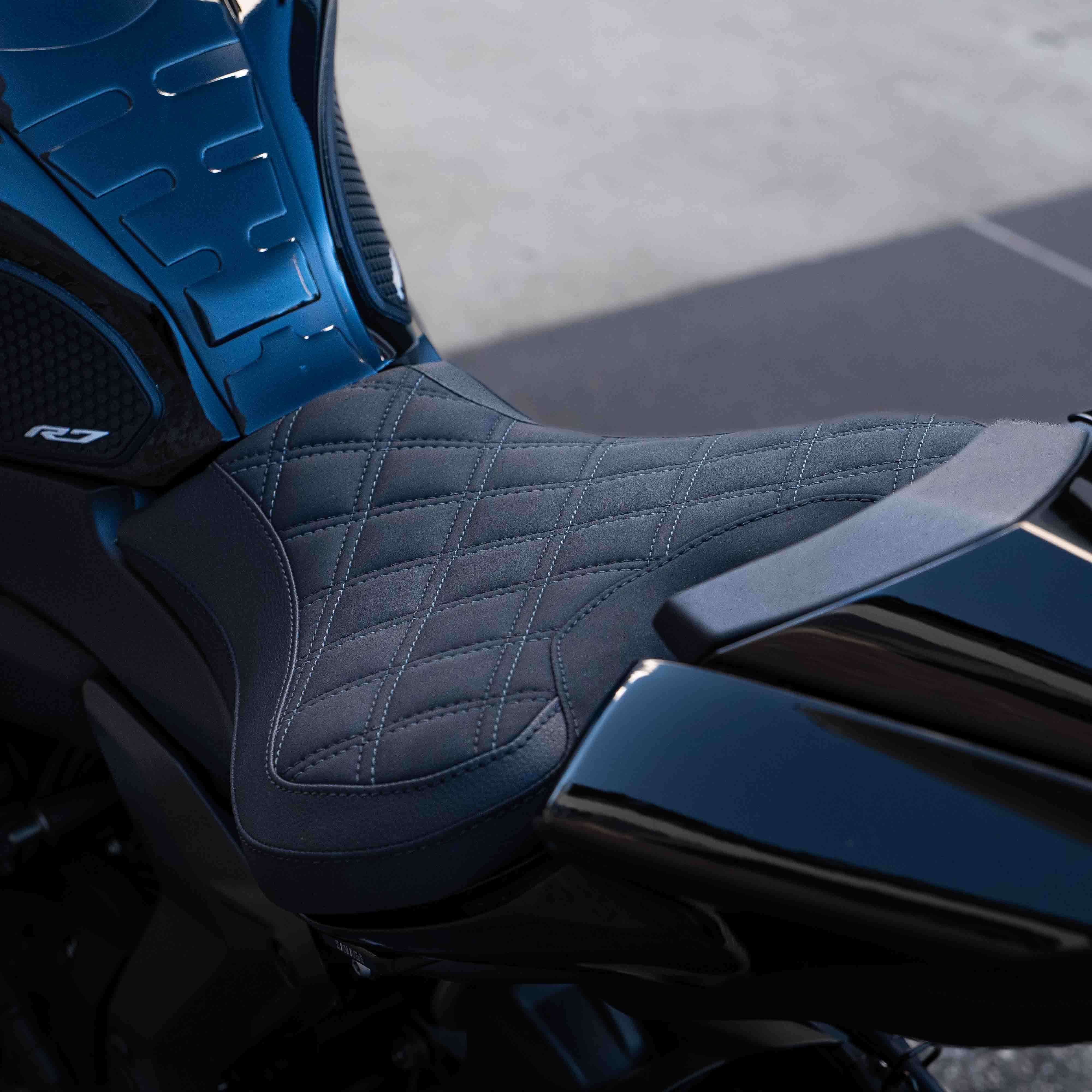 YAMAHA R7 (2022+) COMFORT SEAT TRIM - Image 5