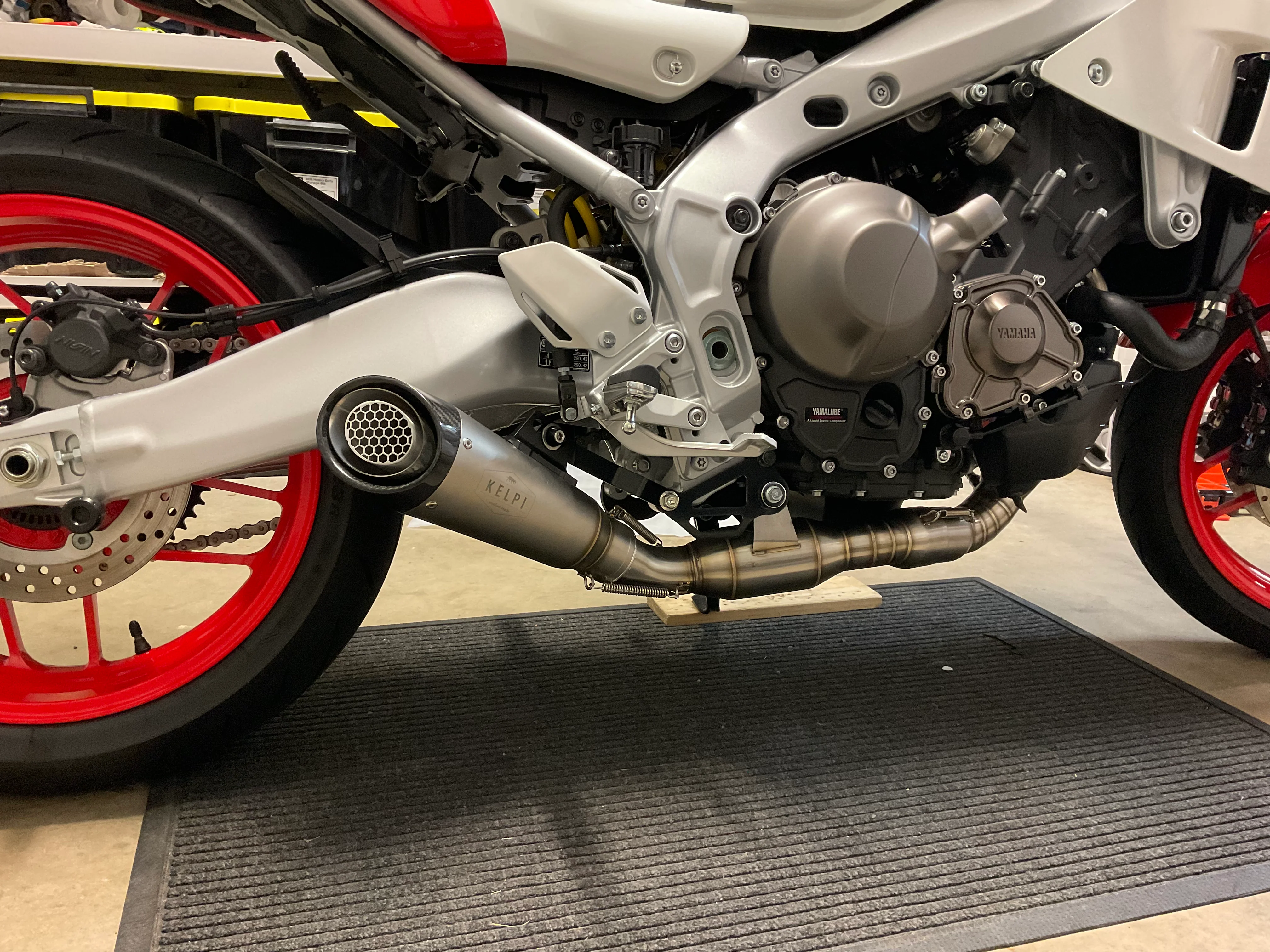 YAMAHA XSR900 (2022-2026+) FULL STAINLESS EXHAUST SYSTEM - Image 13