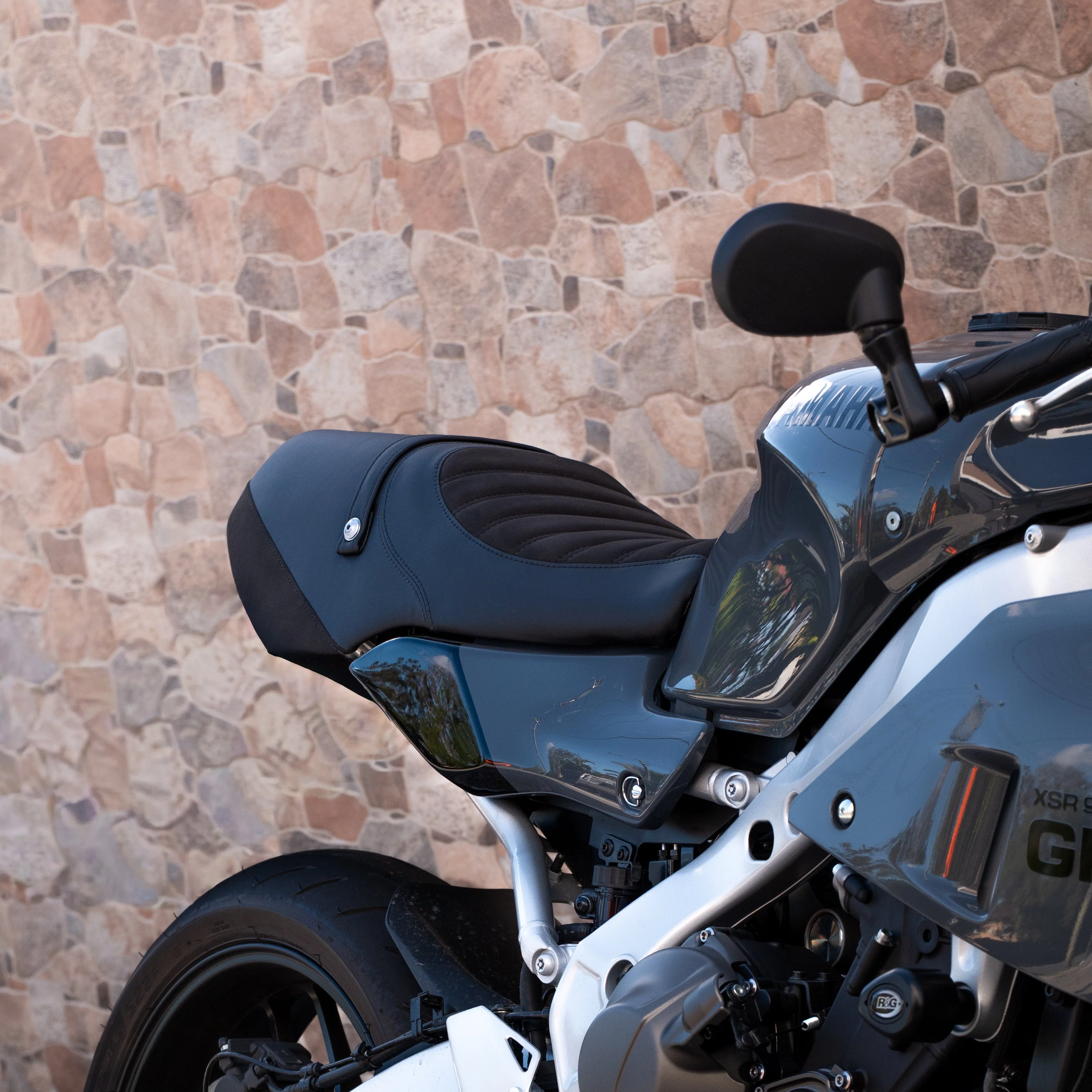 YAMAHA XSR900 GP (2024+) COMFORT SEAT TRIM - Image 10