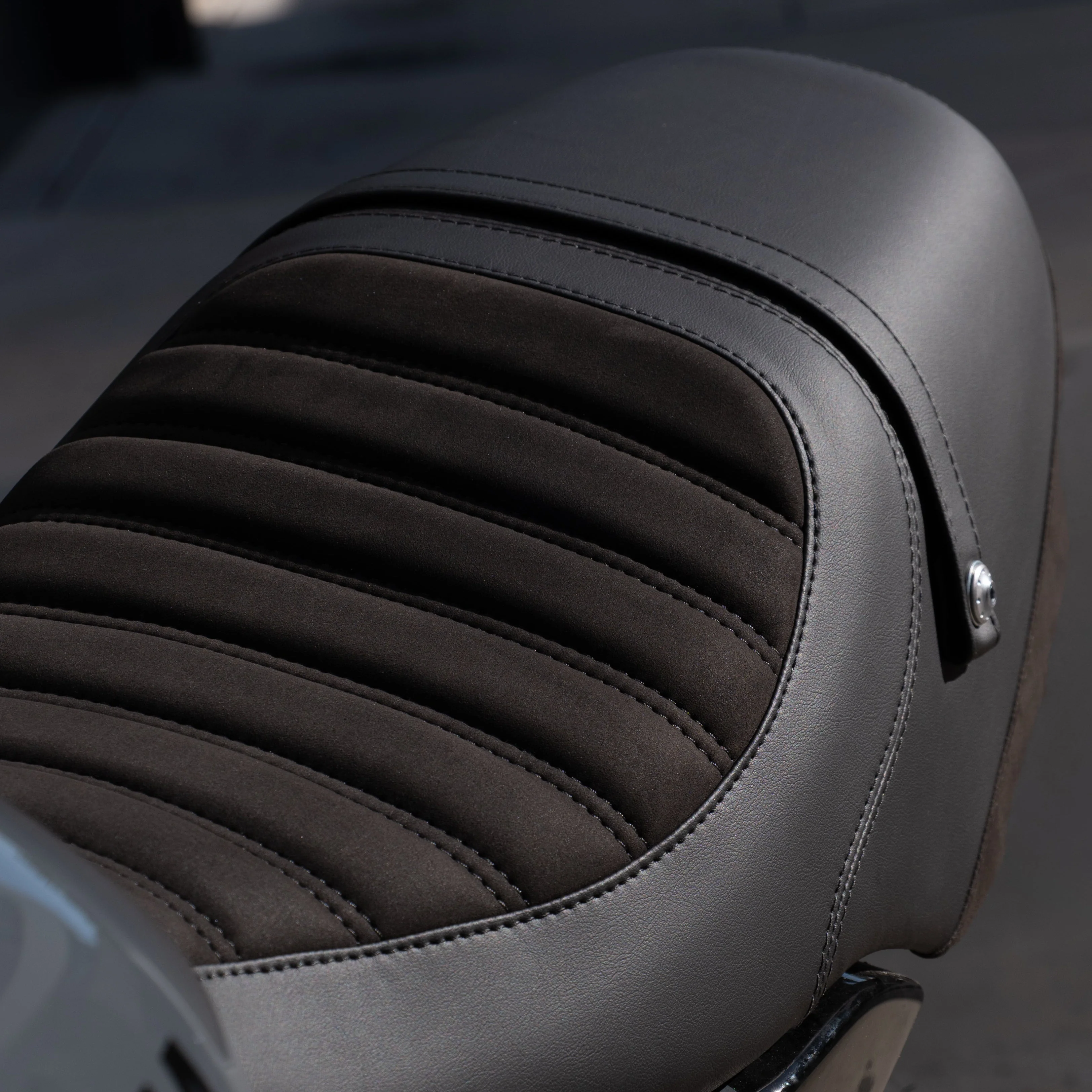 YAMAHA XSR900 GP (2024+) COMFORT SEAT TRIM - Image 12