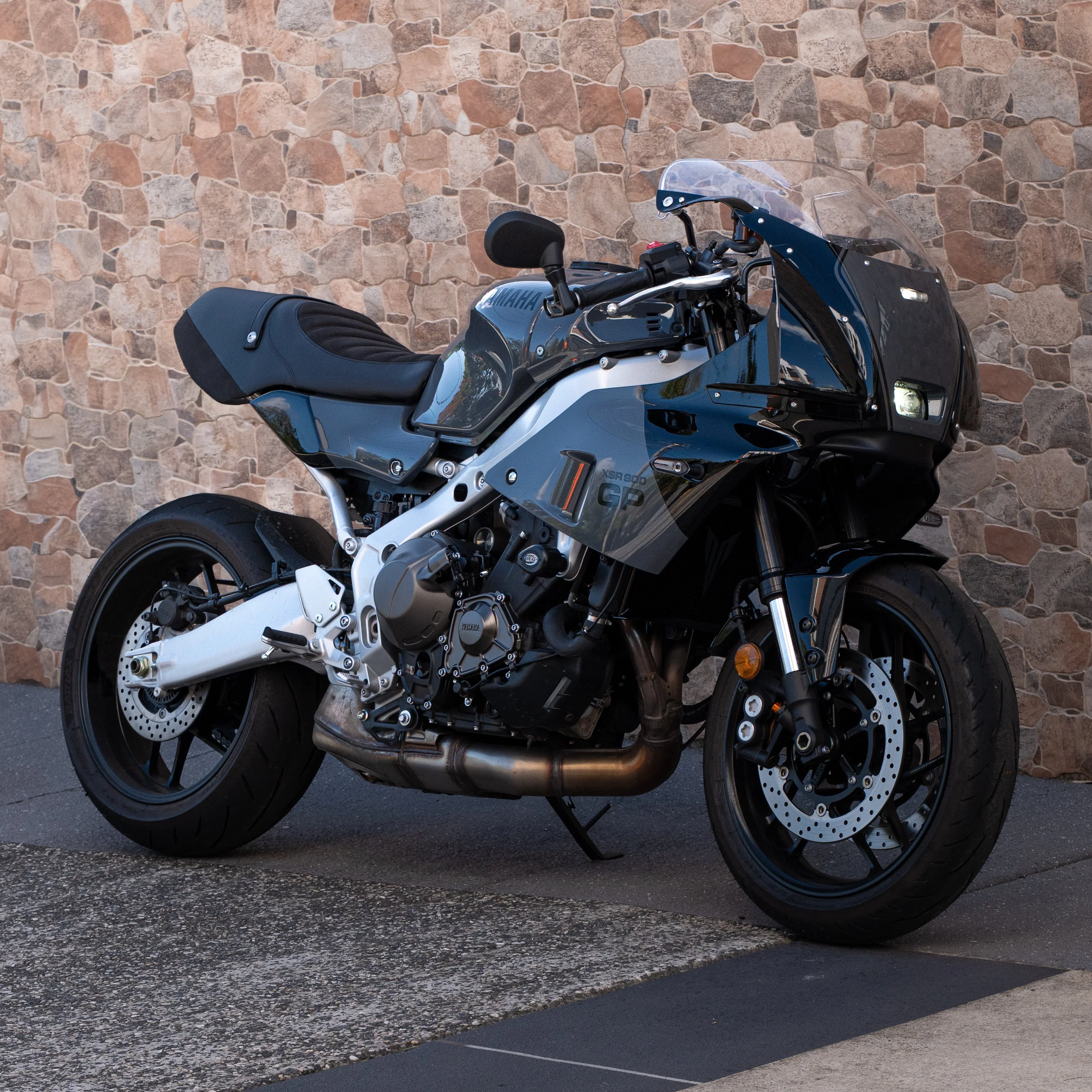YAMAHA XSR900 GP (2024+) COMFORT SEAT TRIM - Image 2
