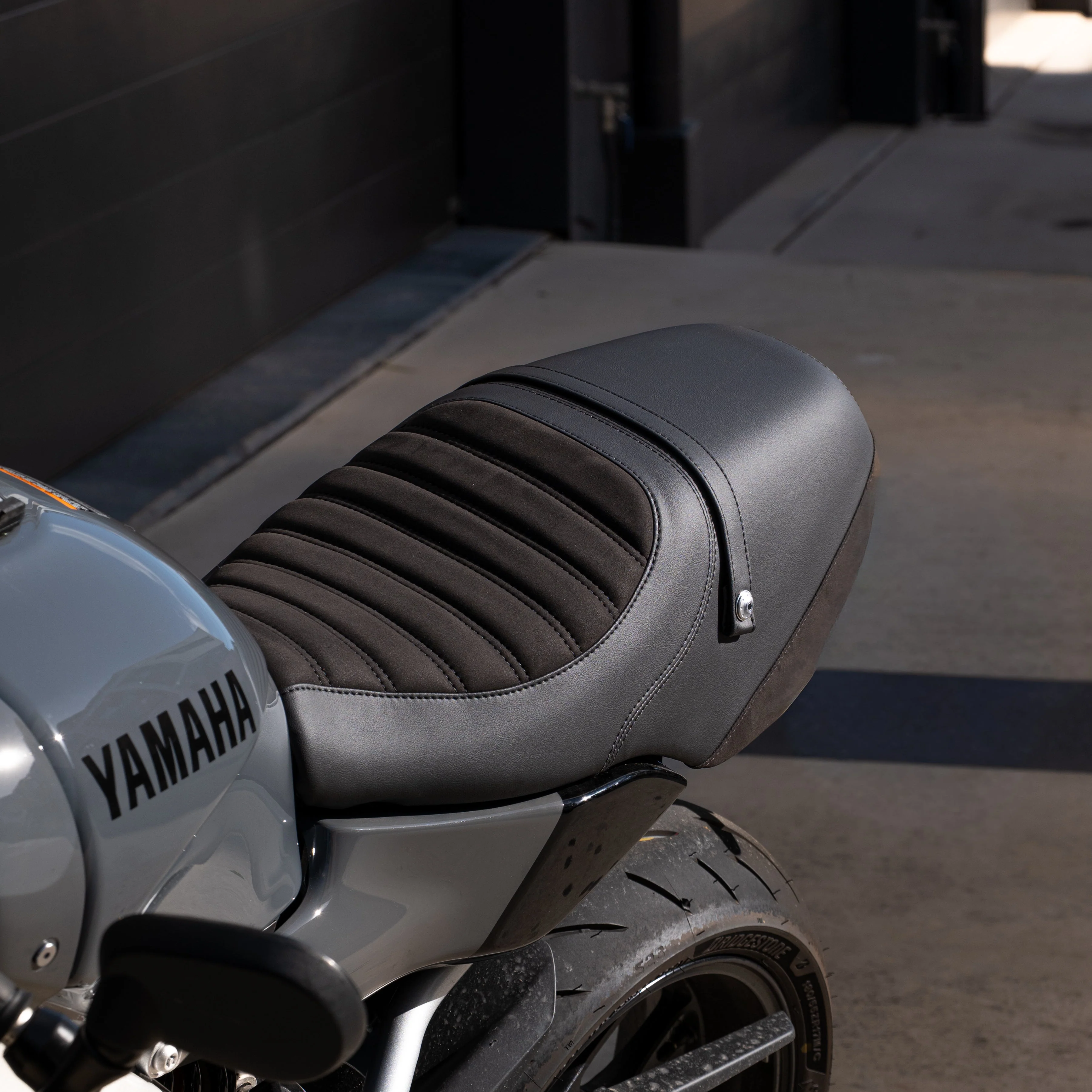 YAMAHA XSR900 GP (2024+) COMFORT SEAT TRIM - Image 3