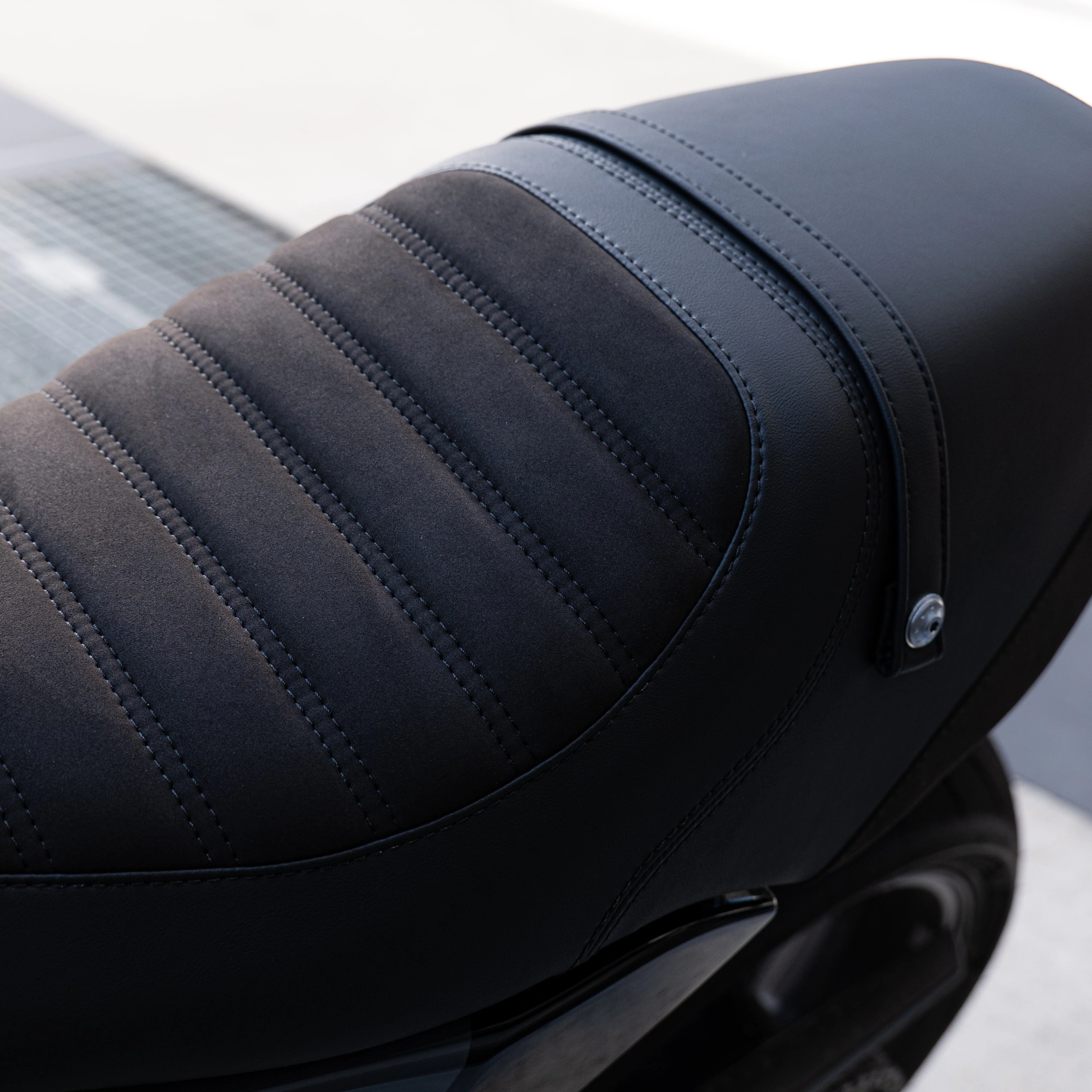 YAMAHA XSR900 GP (2024+) COMFORT SEAT TRIM - Image 6