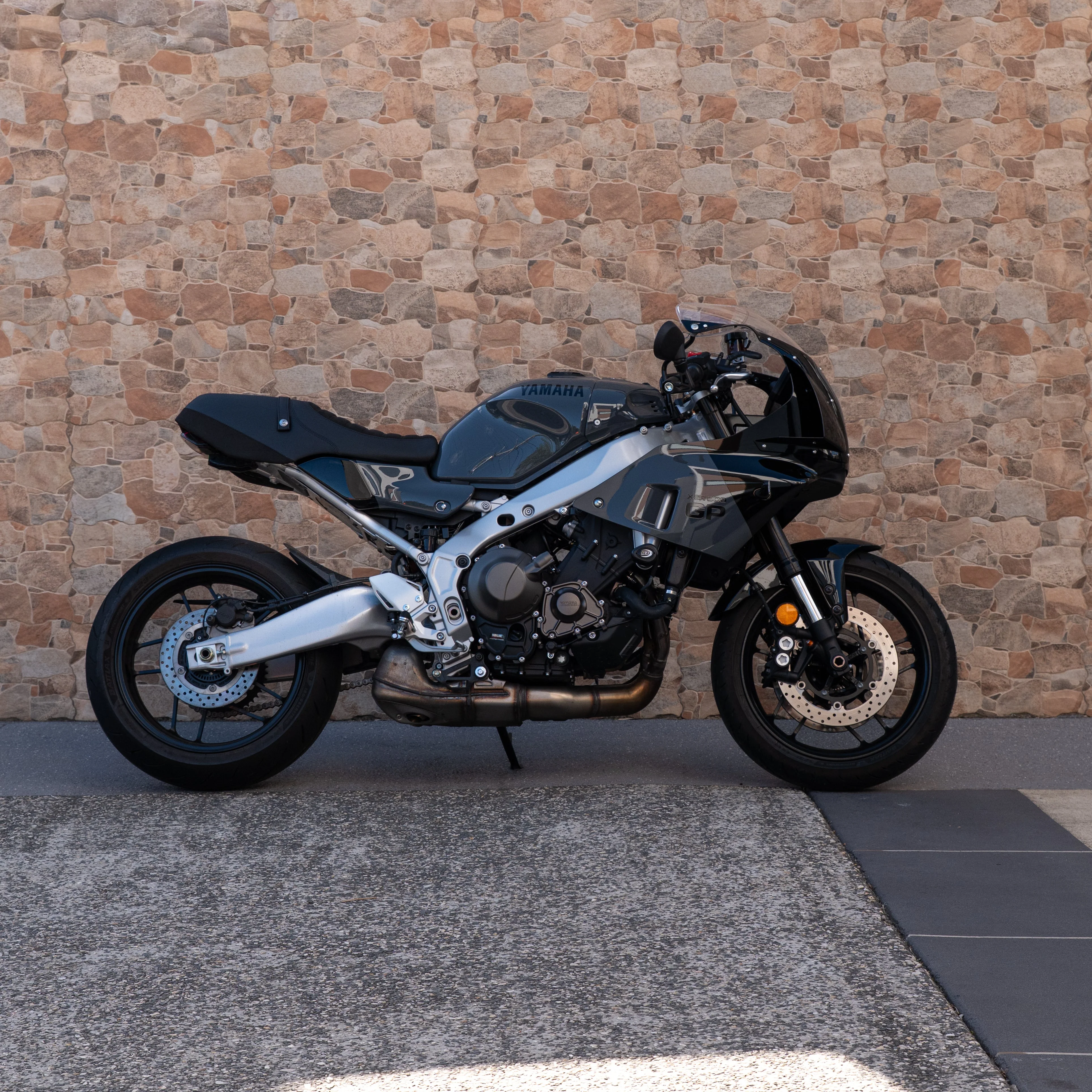 YAMAHA XSR900 GP (2024+) COMFORT SEAT TRIM - Image 7